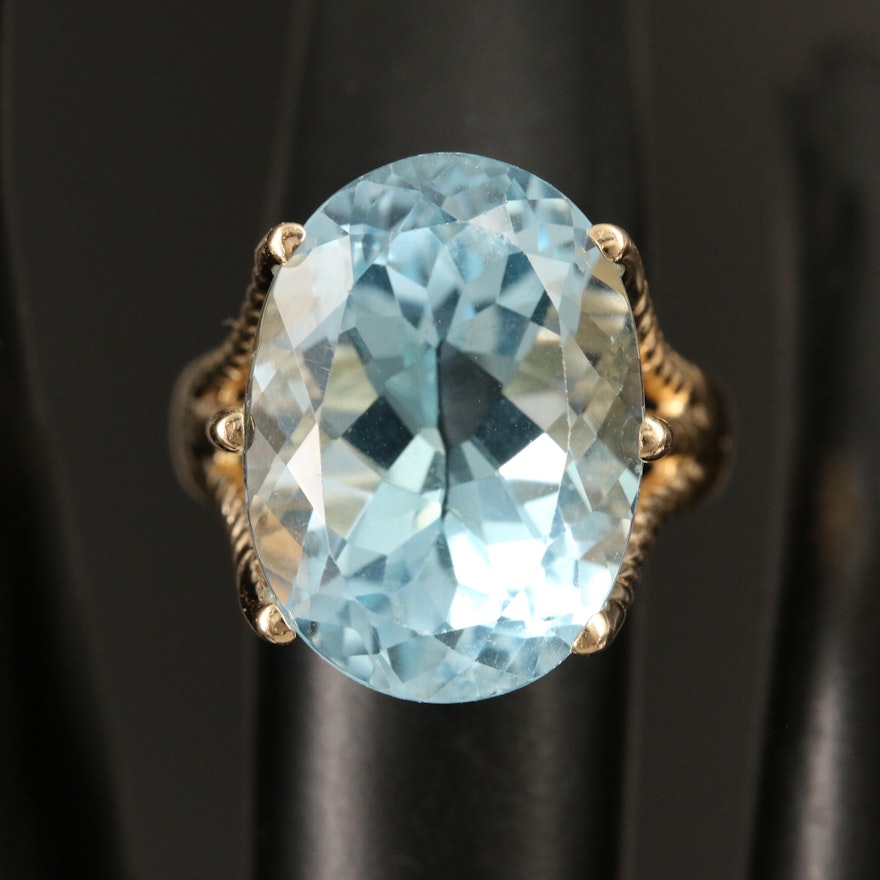 14K 19.08 CT Sky Blue Topaz Ring with Rope Details