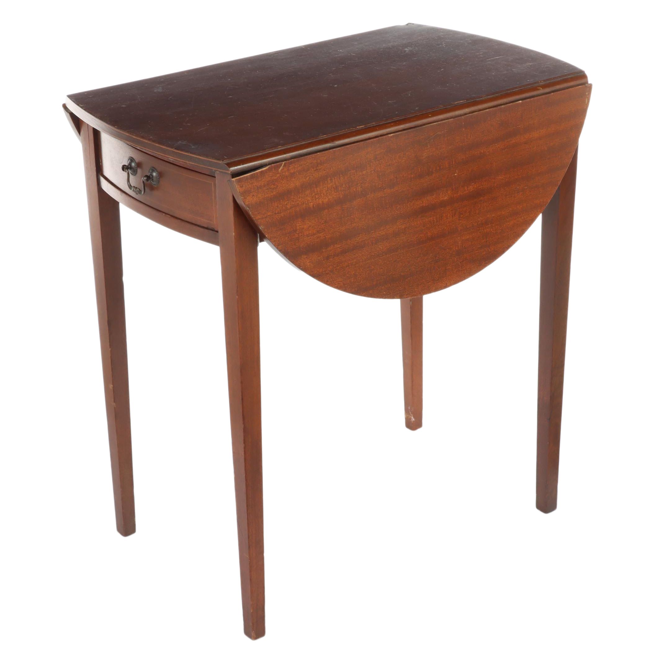 Federal Style Mahogany and String-Inlaid Pembroke Table