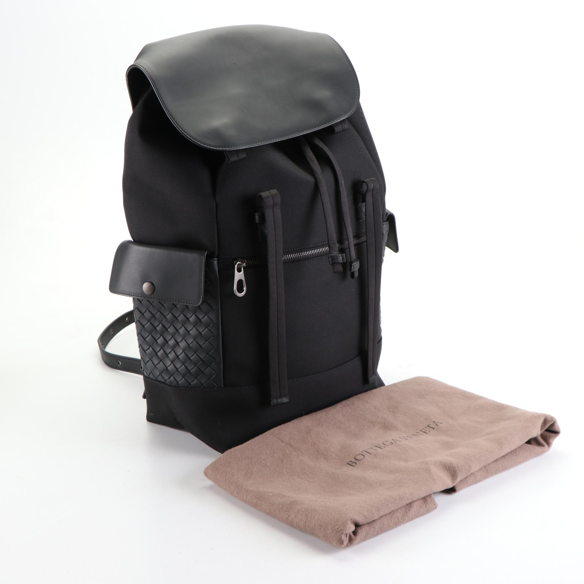 Bottega Veneta Drawstring Backpack in Nylon and Leather with Intrecciato Detail