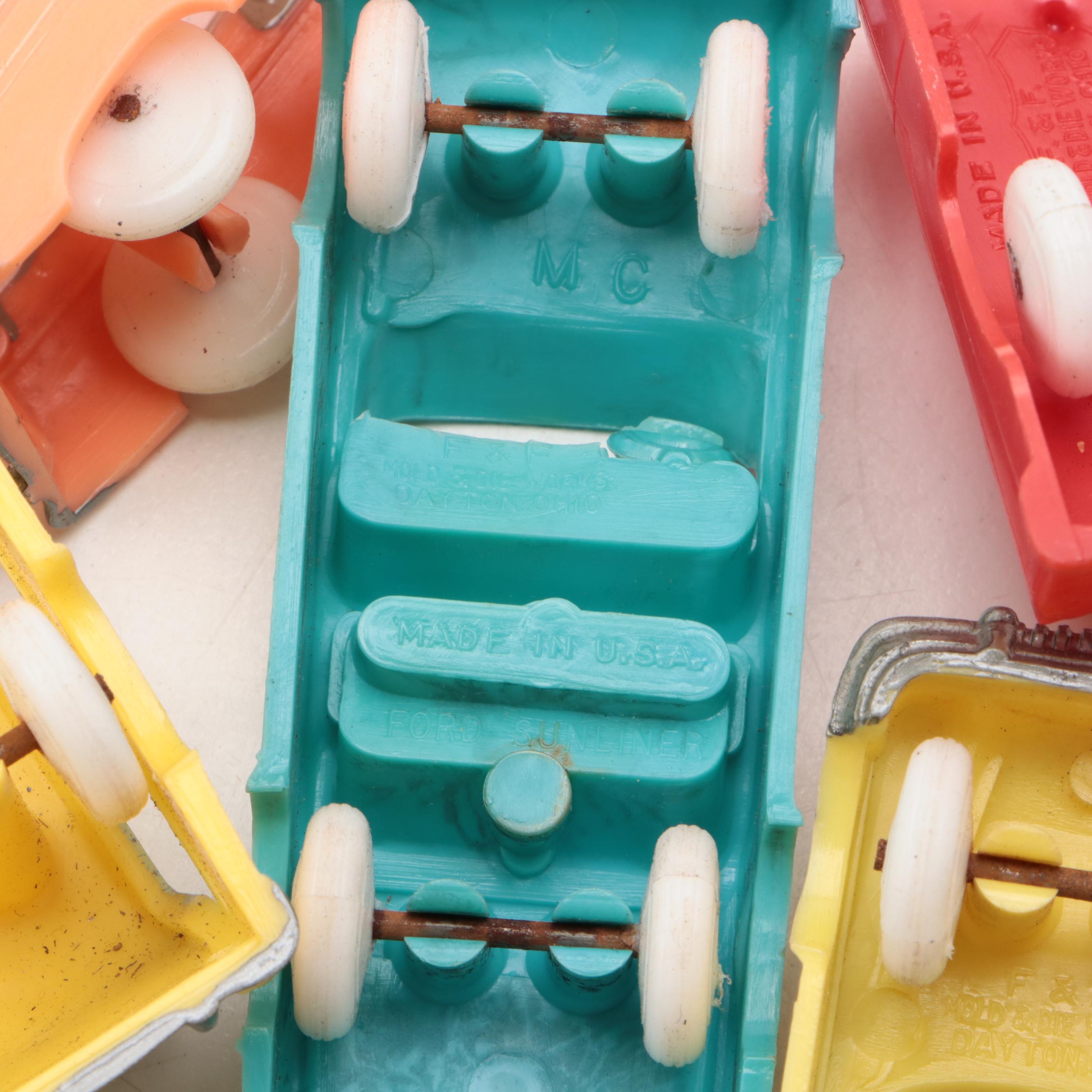 Japanese O Gauge Model Streetcars with Other Model Trolleys, Trucks and Cars