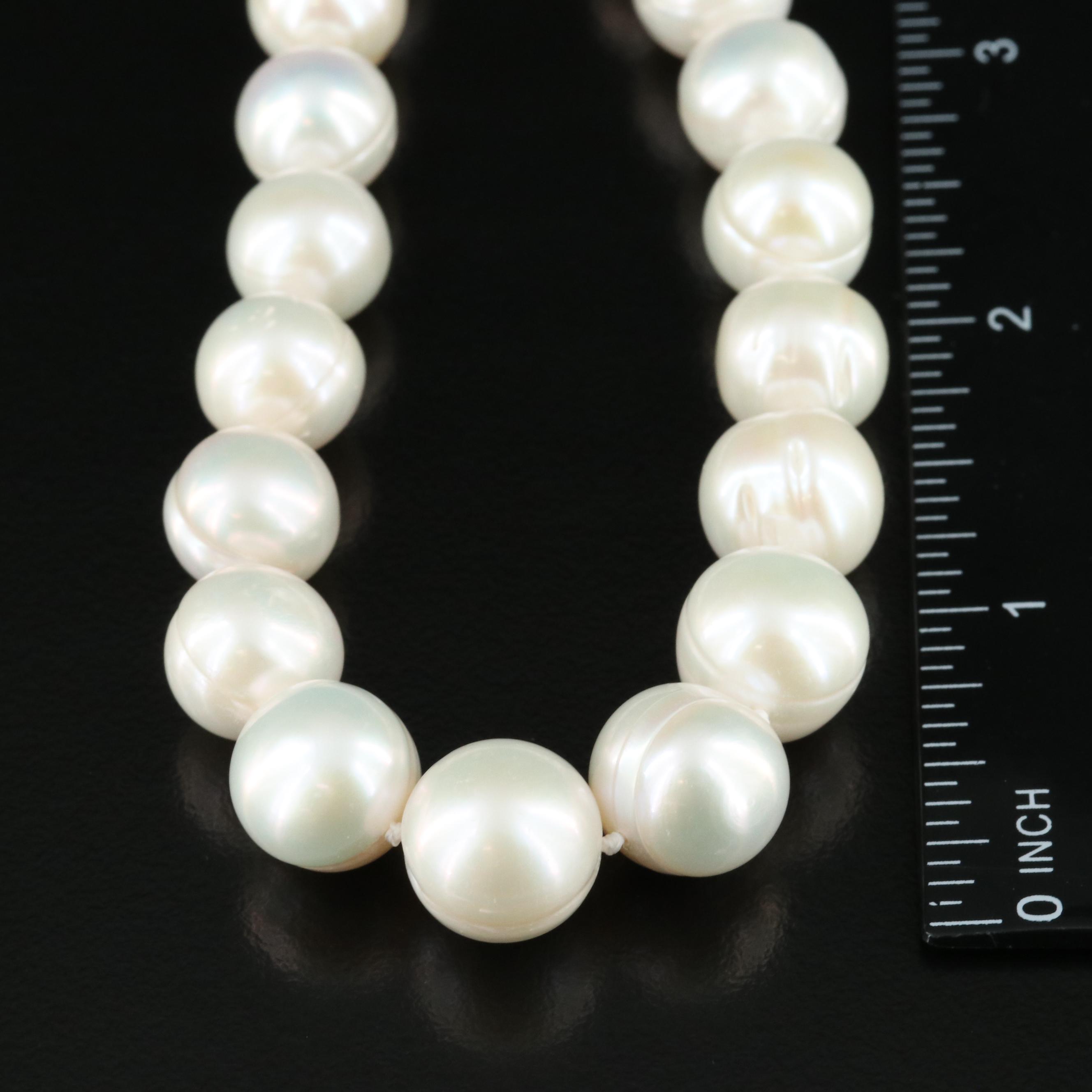 Graduated Pearl Necklace with 14K Clasp