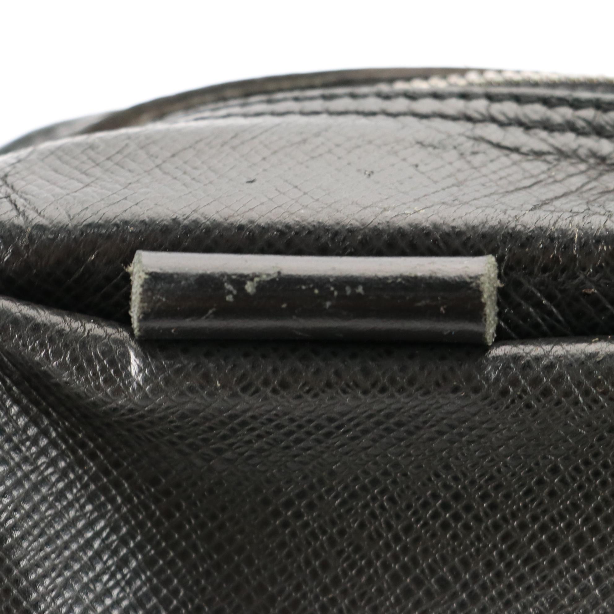 Louis Vuitton Sayan Messenger Bag in Épicéa Green Nylon and Black Taïga Leather