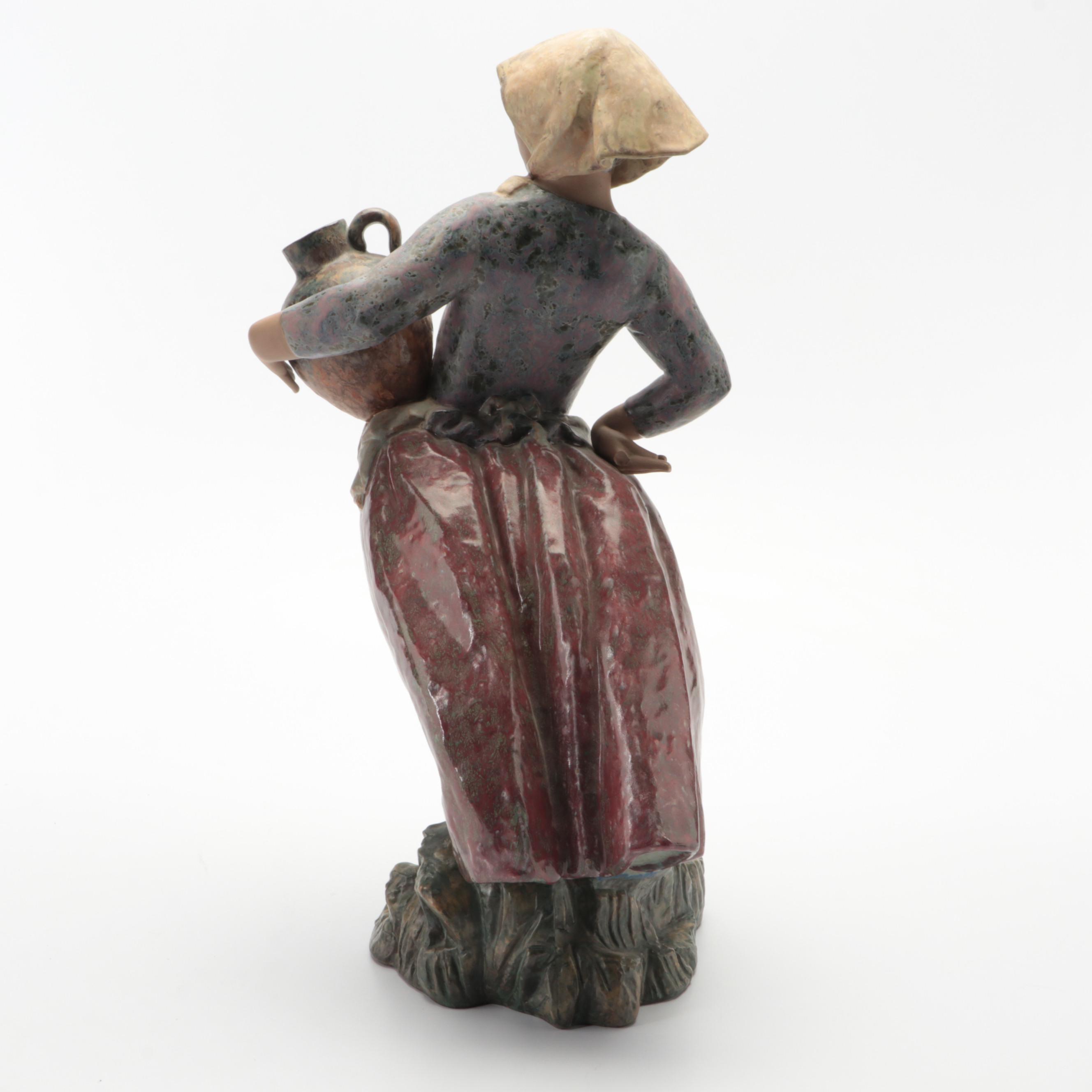 Lladró "Country Woman" Gres Porcelain Figurine Designed by Fulgencio García