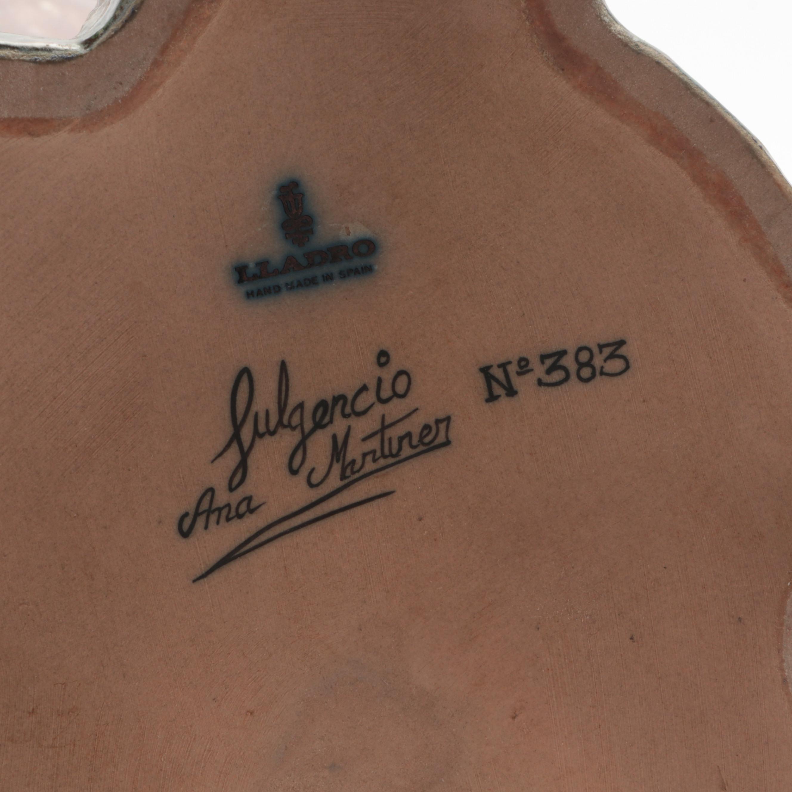 Lladró "Country Woman" Gres Porcelain Figurine Designed by Fulgencio García