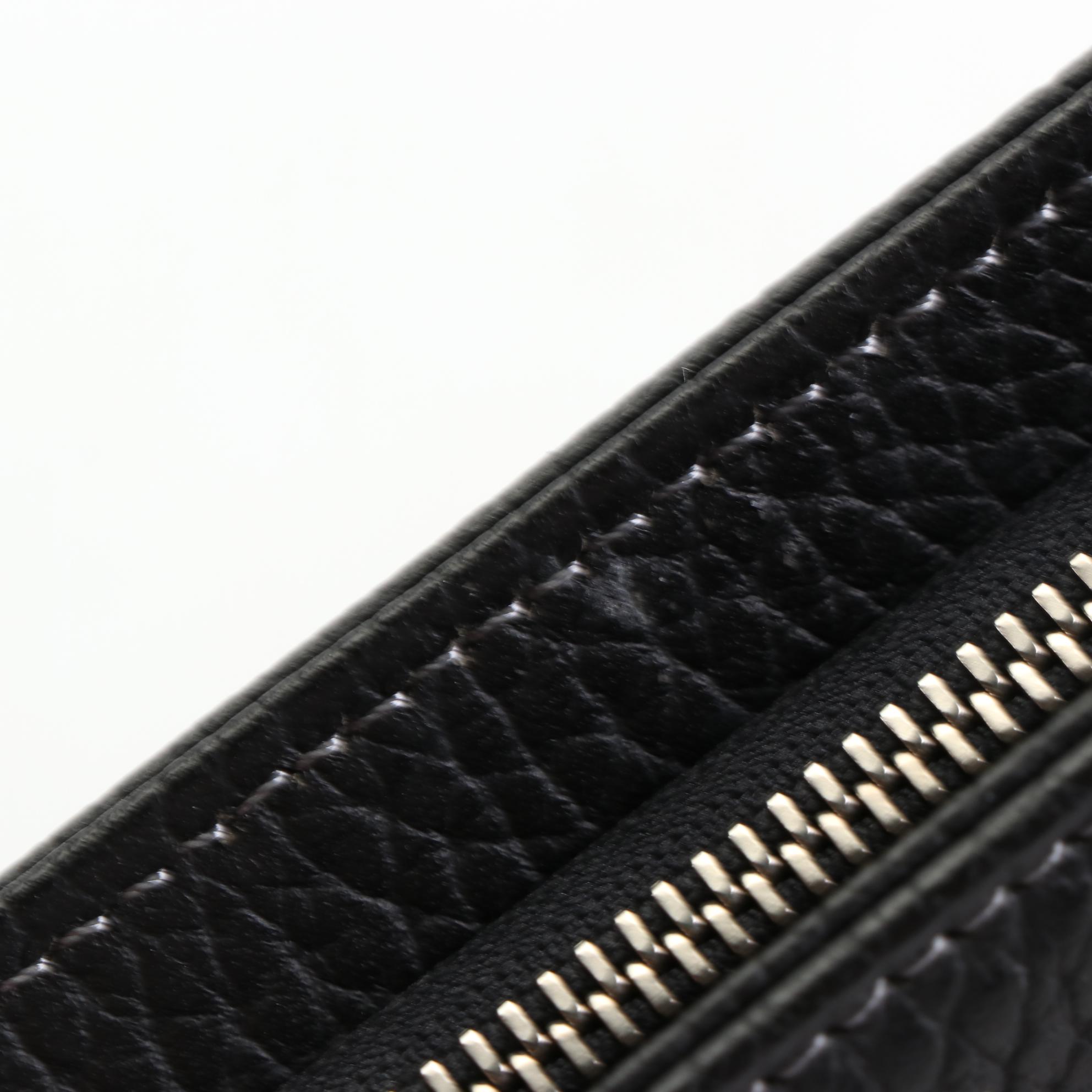 Burberrys Zip Wristlet Clutch in Grain/Smooth Leather with Contrast Stitching
