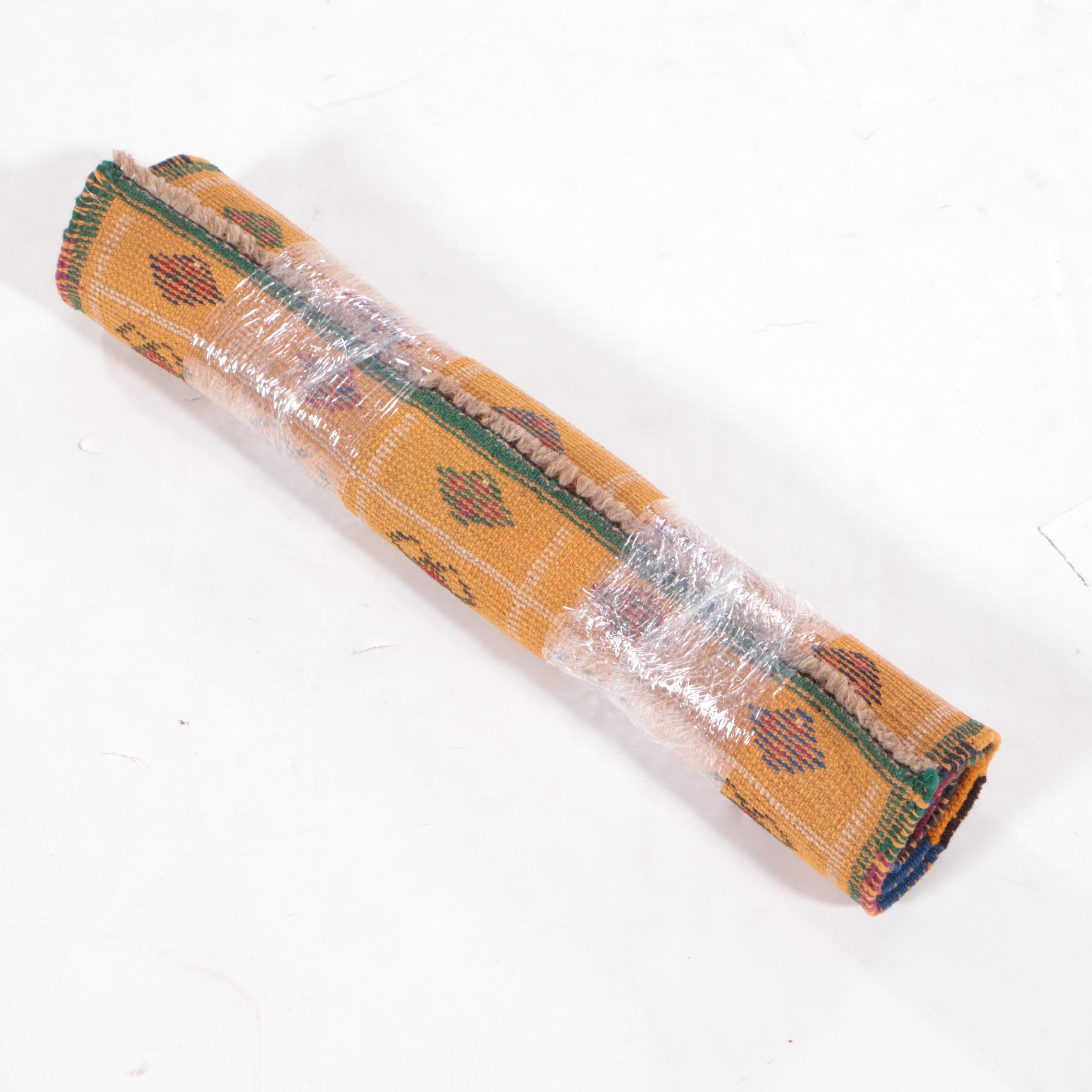 2' x 2'11 and-Knotted Indo-Persian Accent Rug