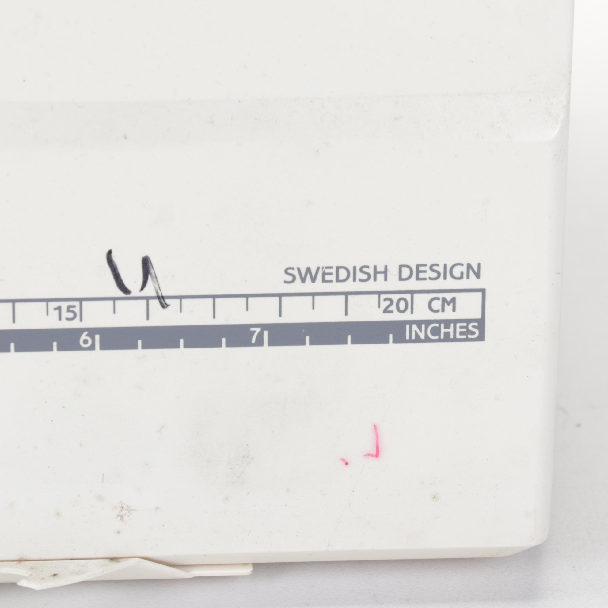 Husqvarna Viking Emerald 118 Sewing Machine