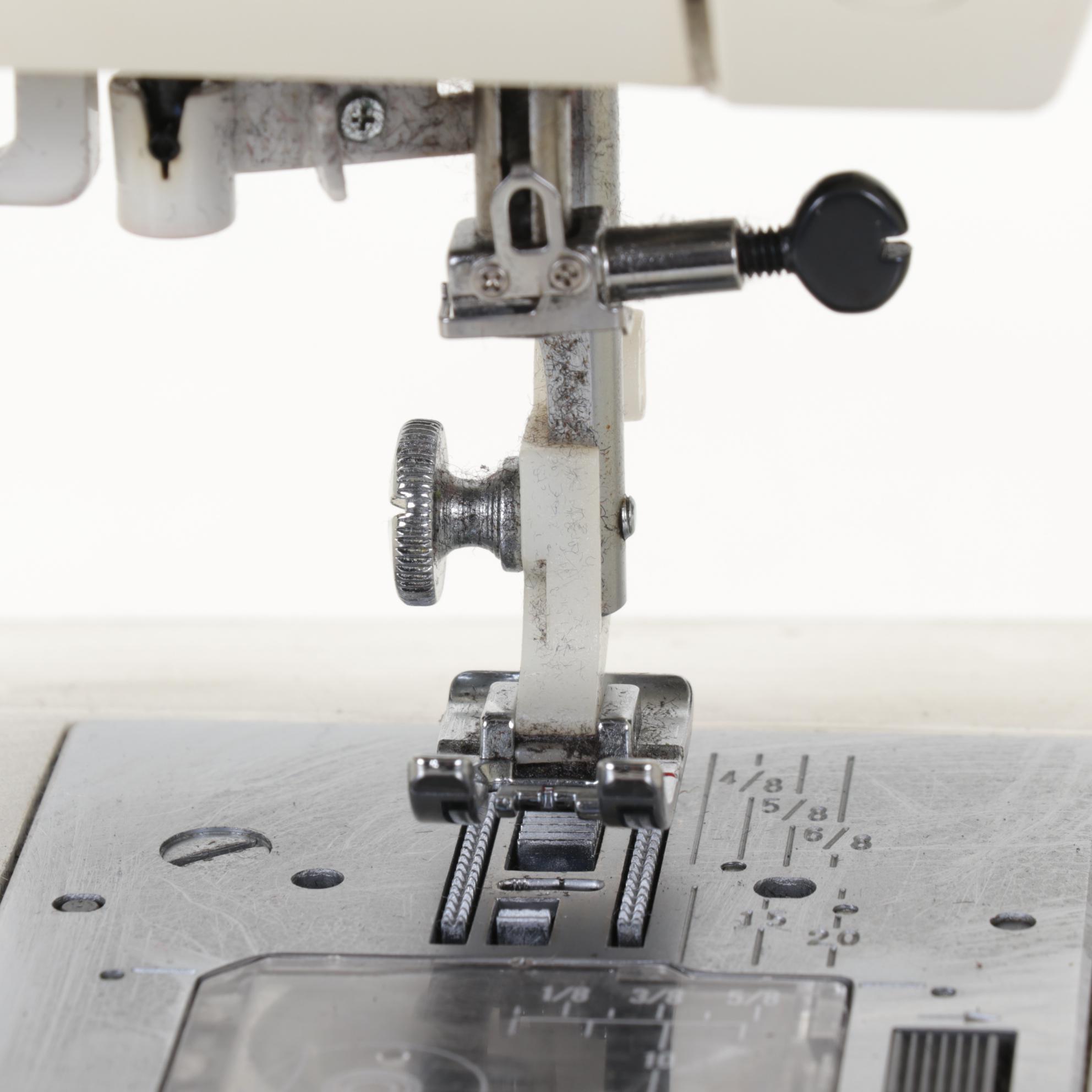 Husqvarna Viking Emerald 118 Sewing Machine