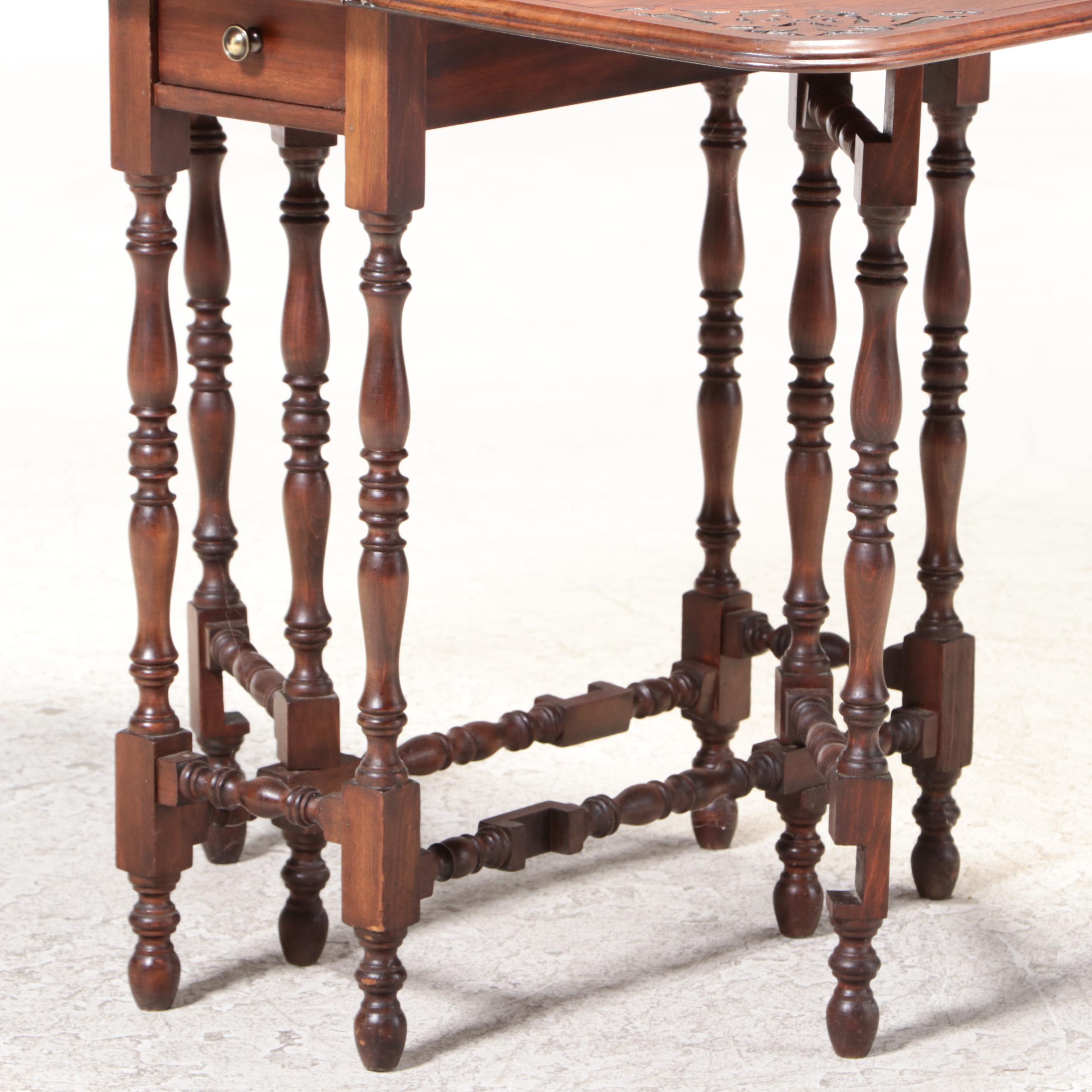 William and Mary Style Gate-Leg Table, Mid-20th Century