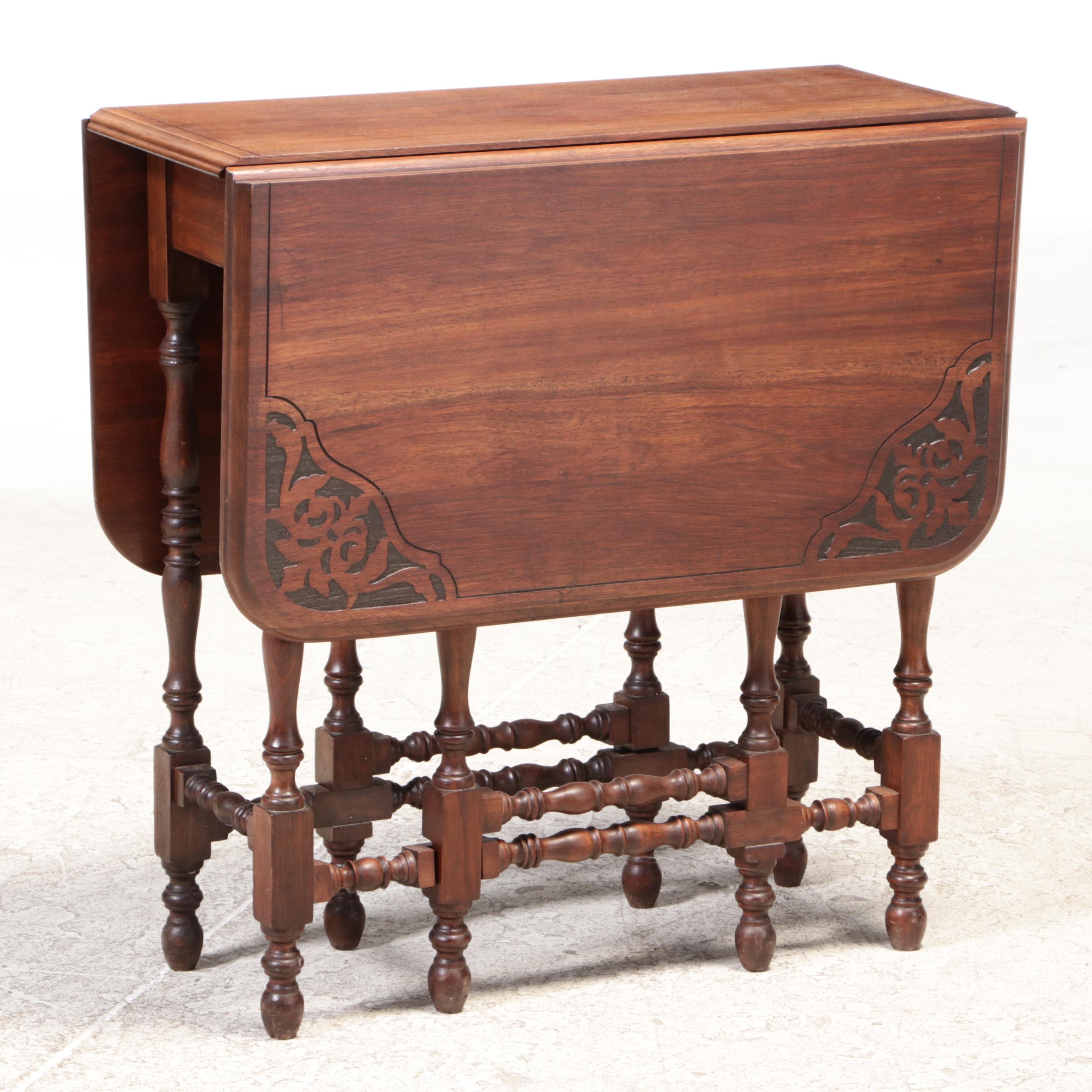 William and Mary Style Gate-Leg Table, Mid-20th Century