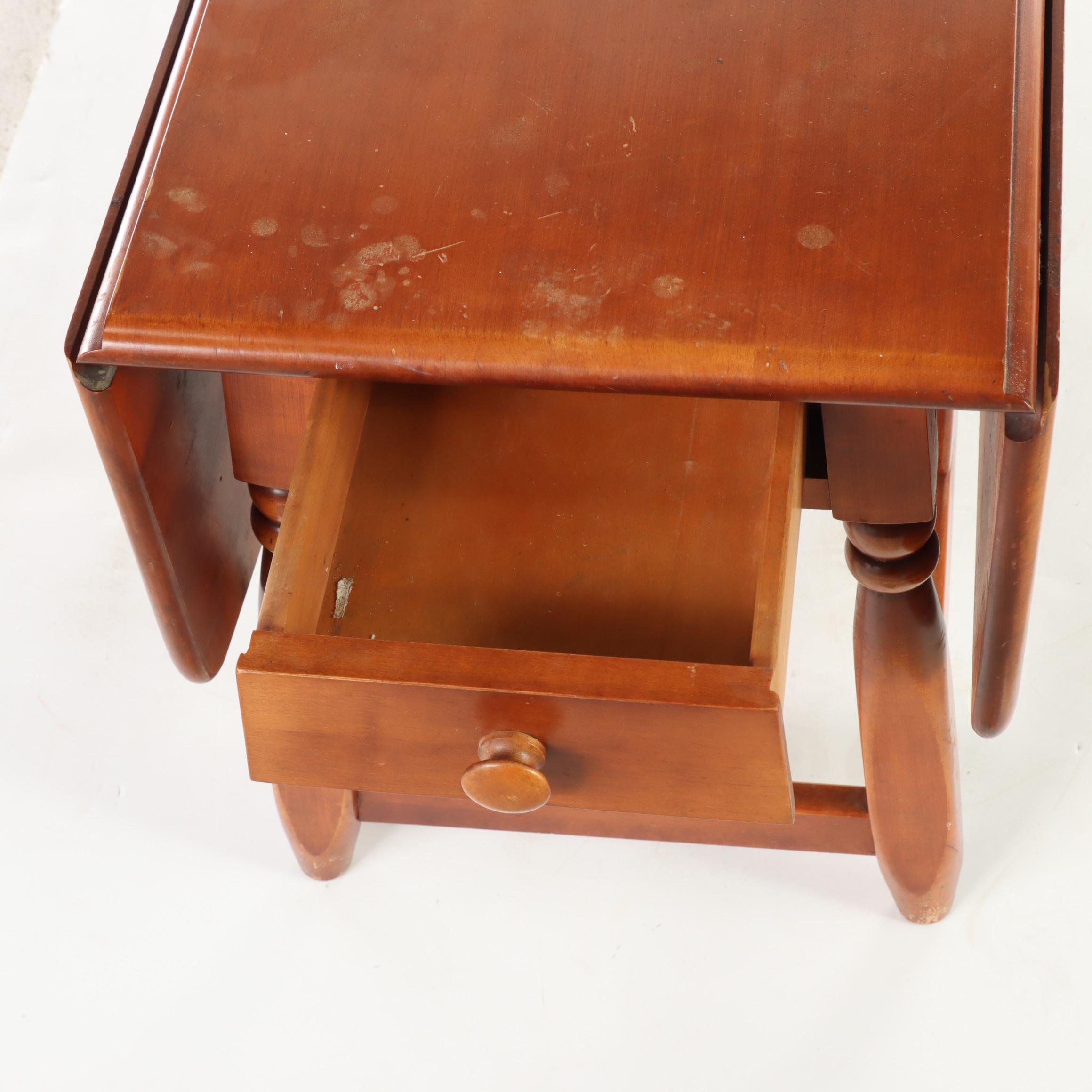 Willett Colonial Style Maple Child's Drop-Leaf Table, 20th Century