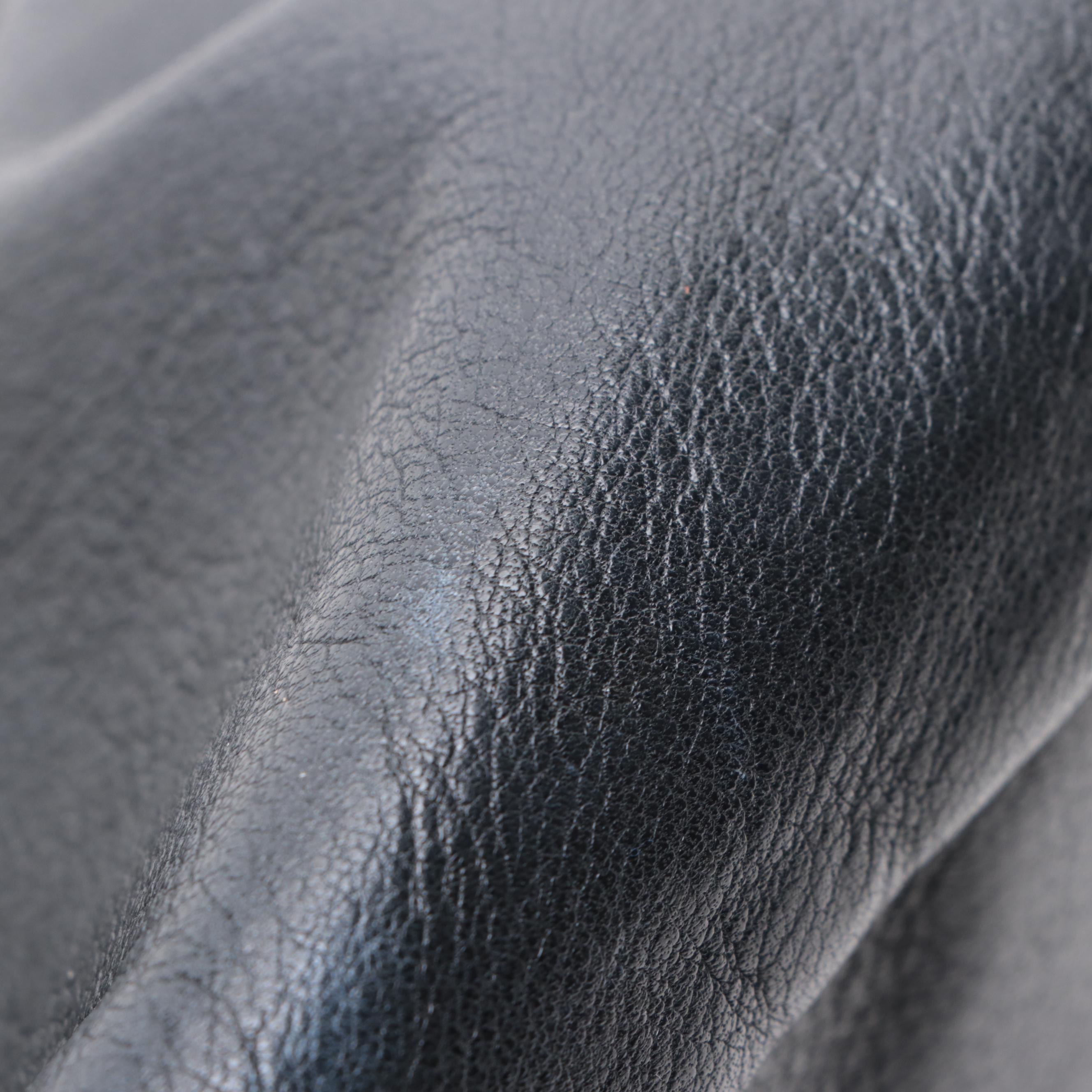 Yves Saint Laurent Easy Y Tote Bag in Black Textured and Patent Leather