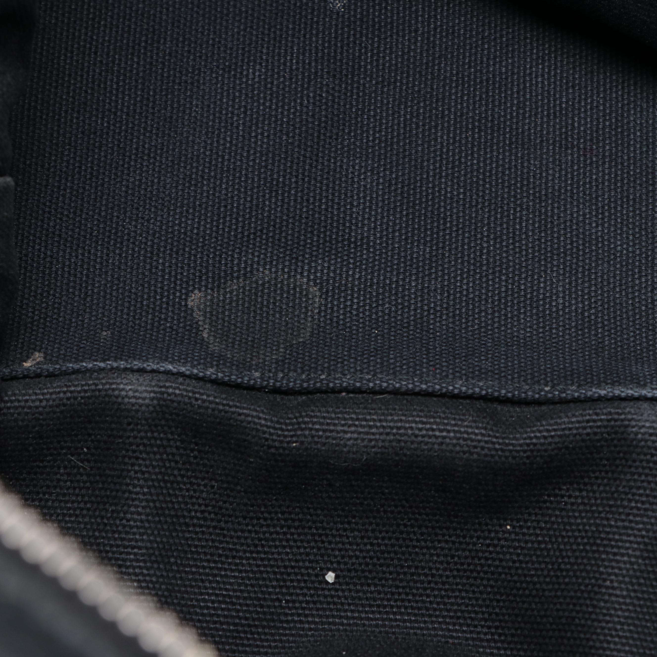 Yves Saint Laurent Easy Y Tote Bag in Black Textured and Patent Leather