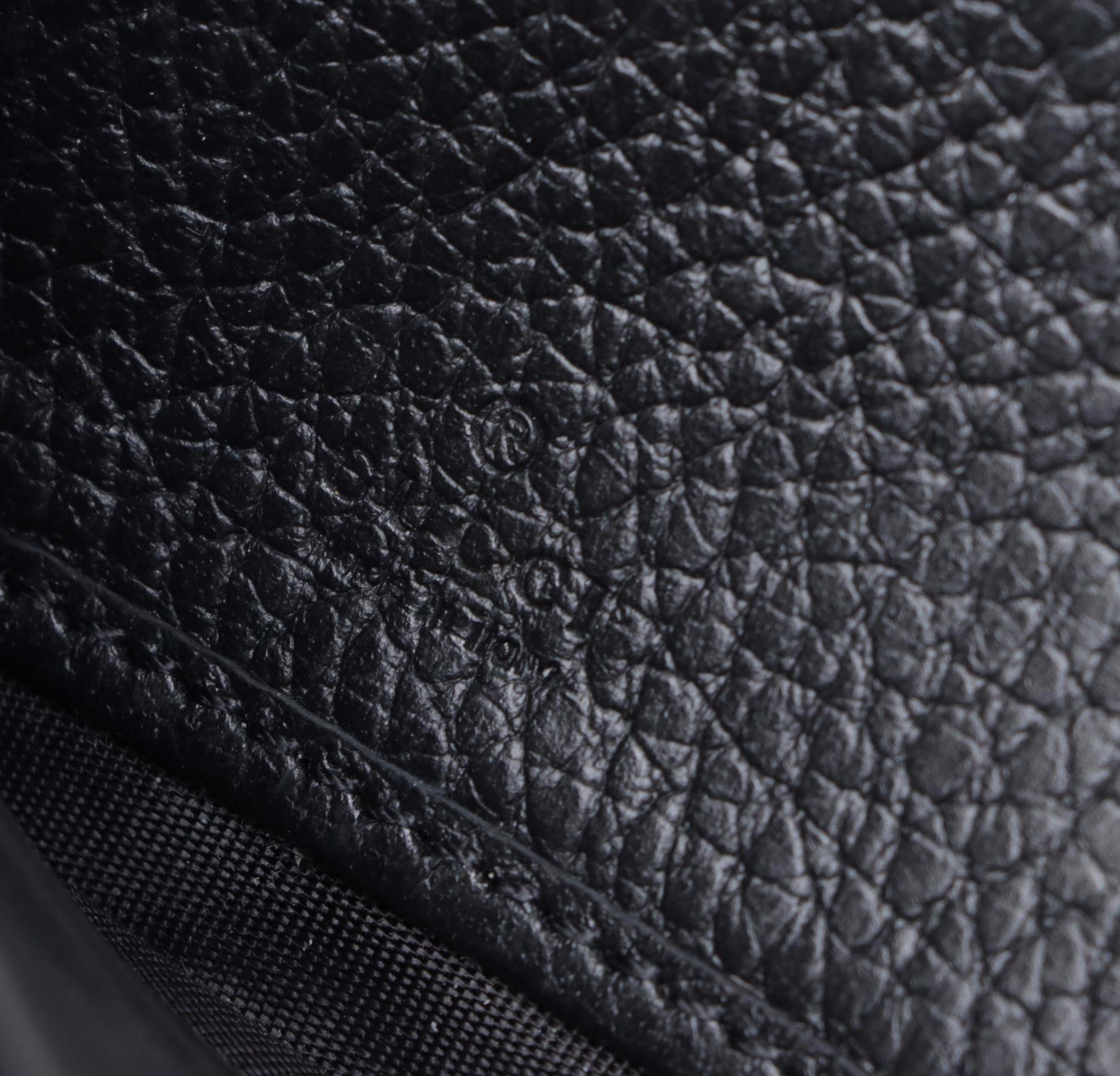 Gucci Zip-Around Wallet in Grain Leather with Box