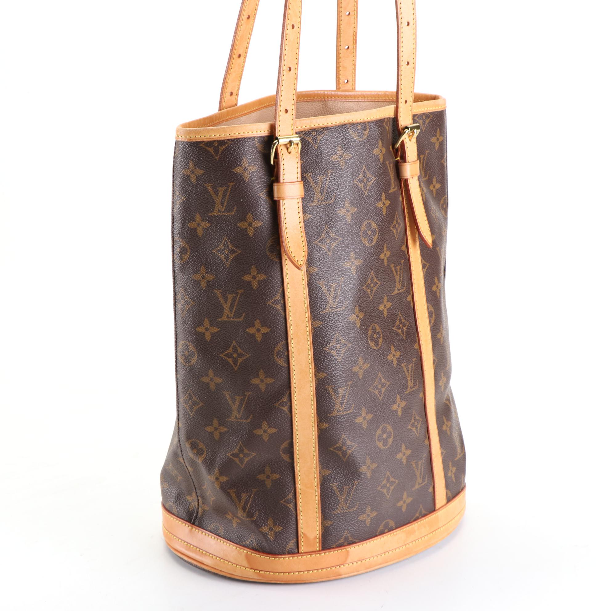 Louis Vuitton Bucket Bag GM in Monogram Canvas and Vachetta Leather