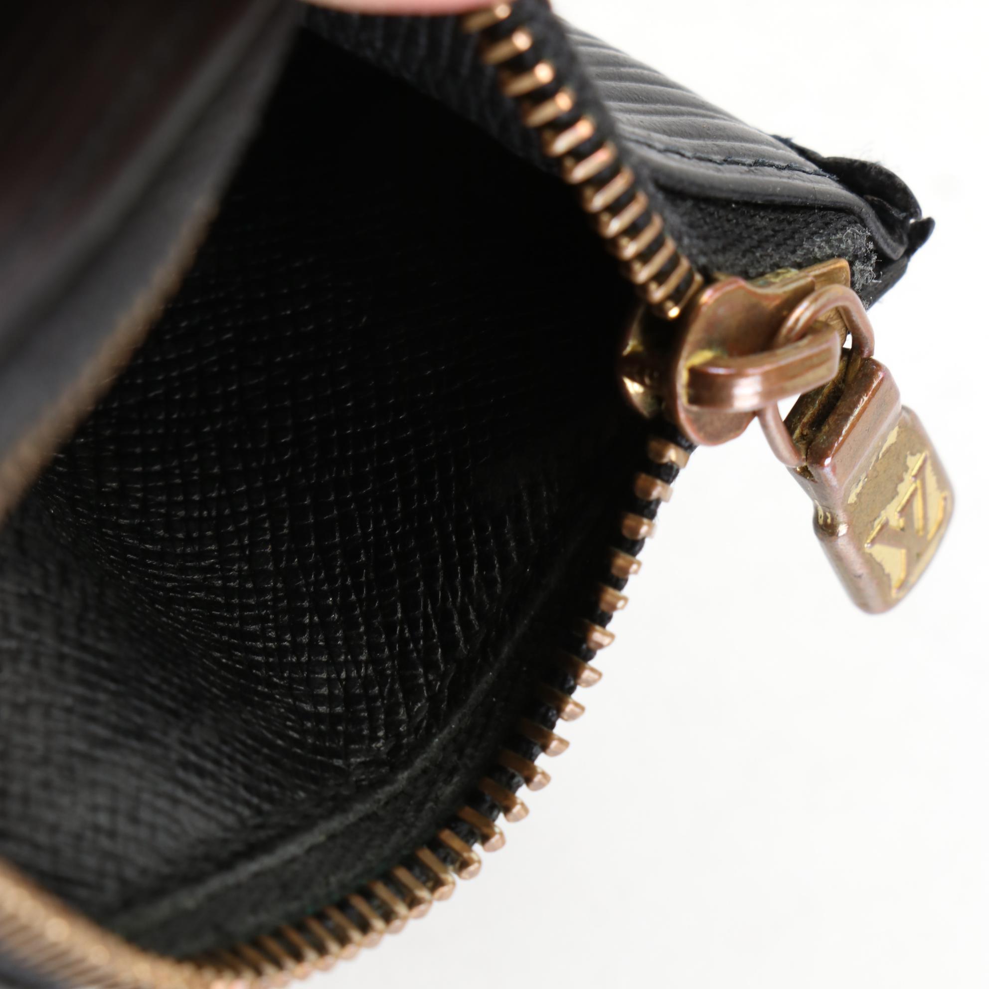 Louis Vuitton Key Pouch in Black Epi Leather