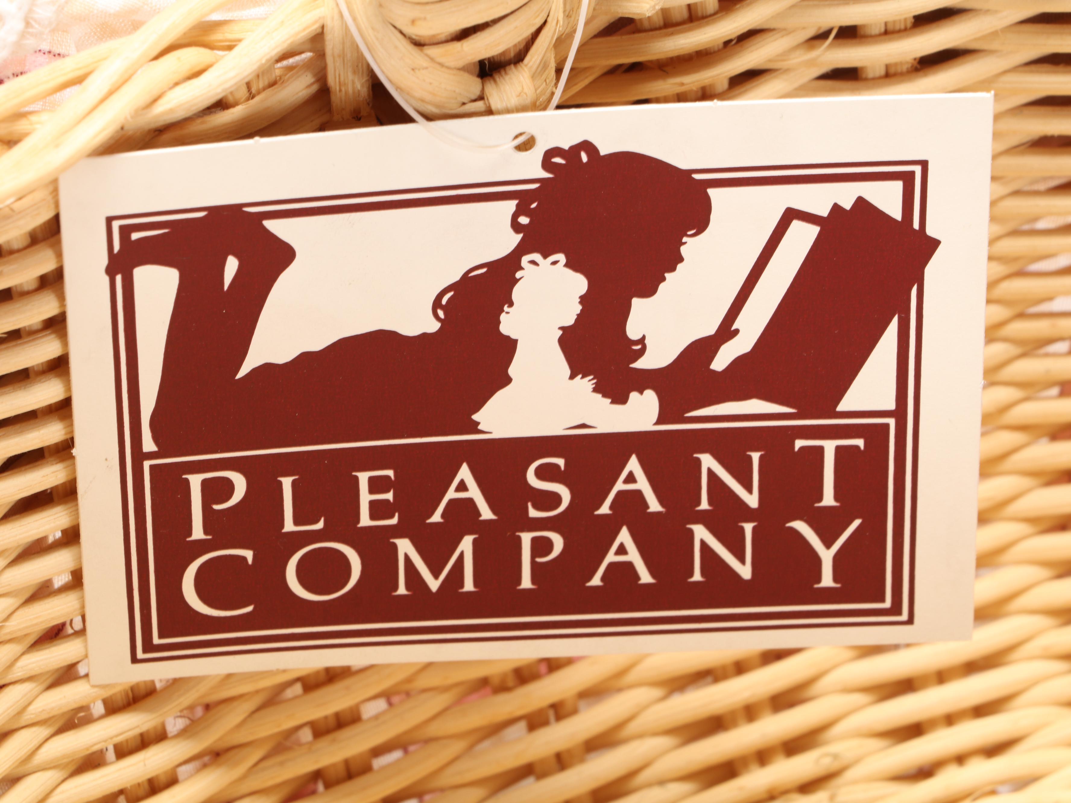 Pleasant Company American Girls Collection Basket and Doll Furniture
