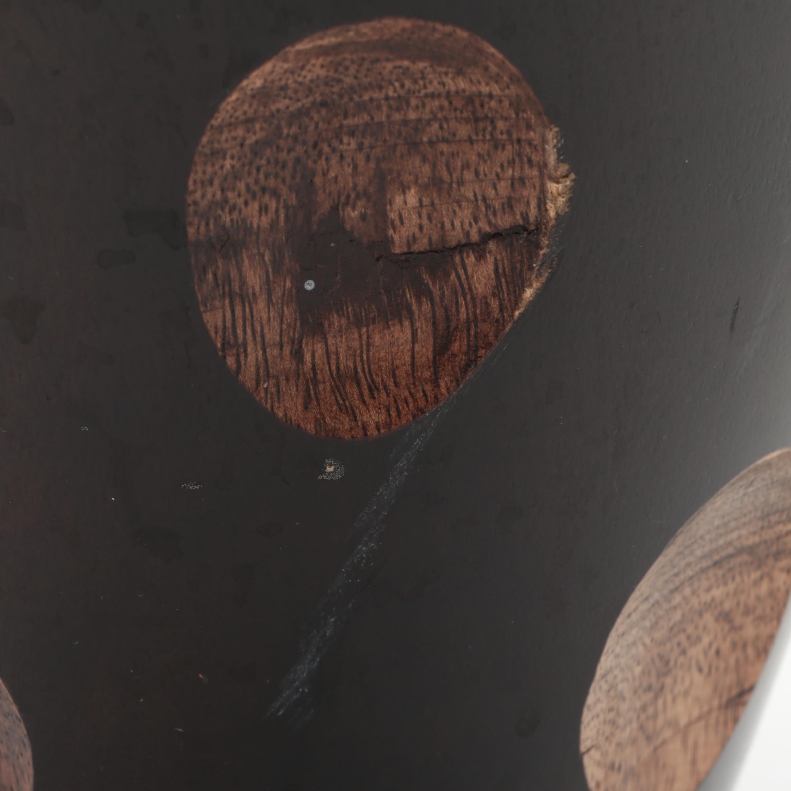 Wooden Dimple Vase with Other Carved Wooden and Resin Vase