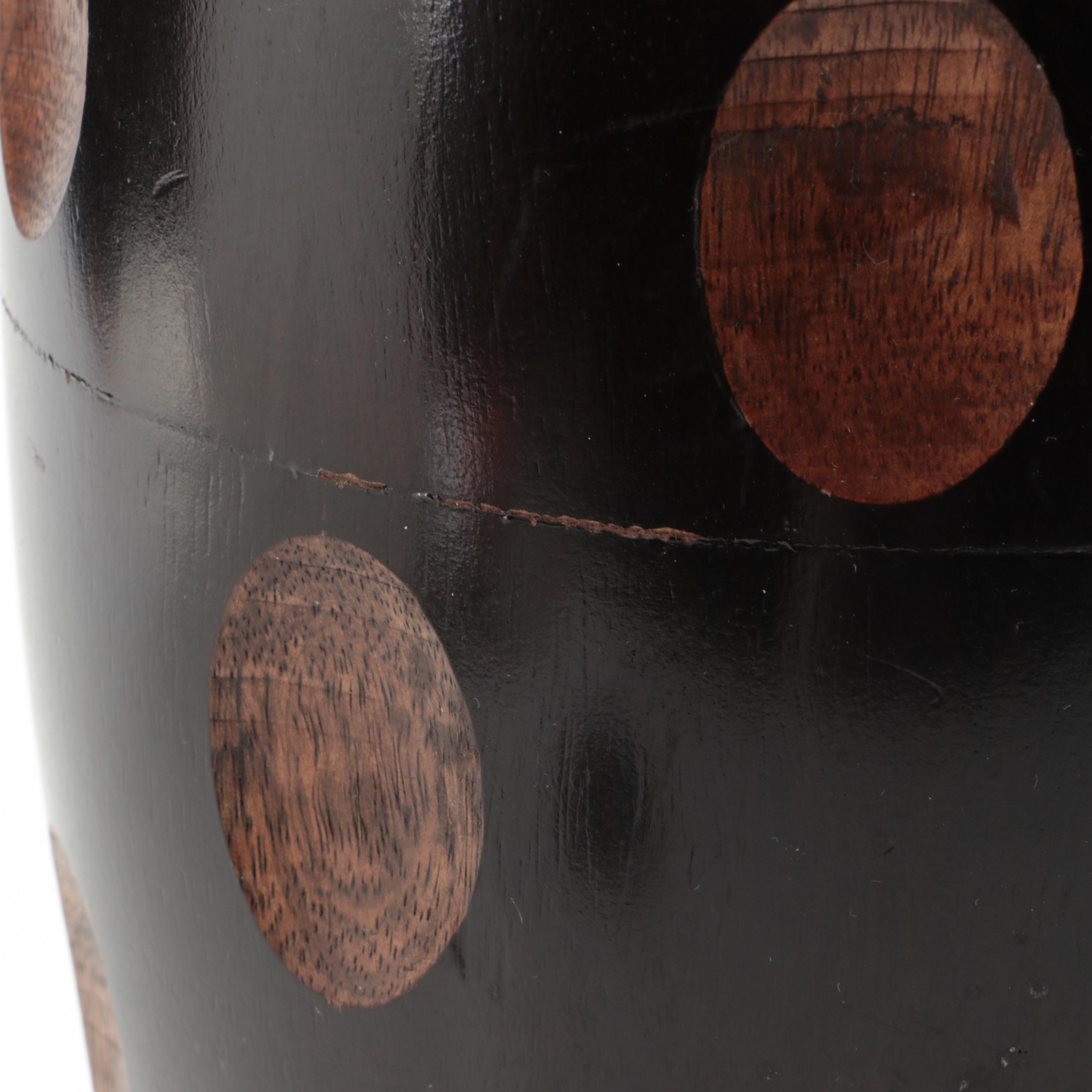 Wooden Dimple Vase with Other Carved Wooden and Resin Vase