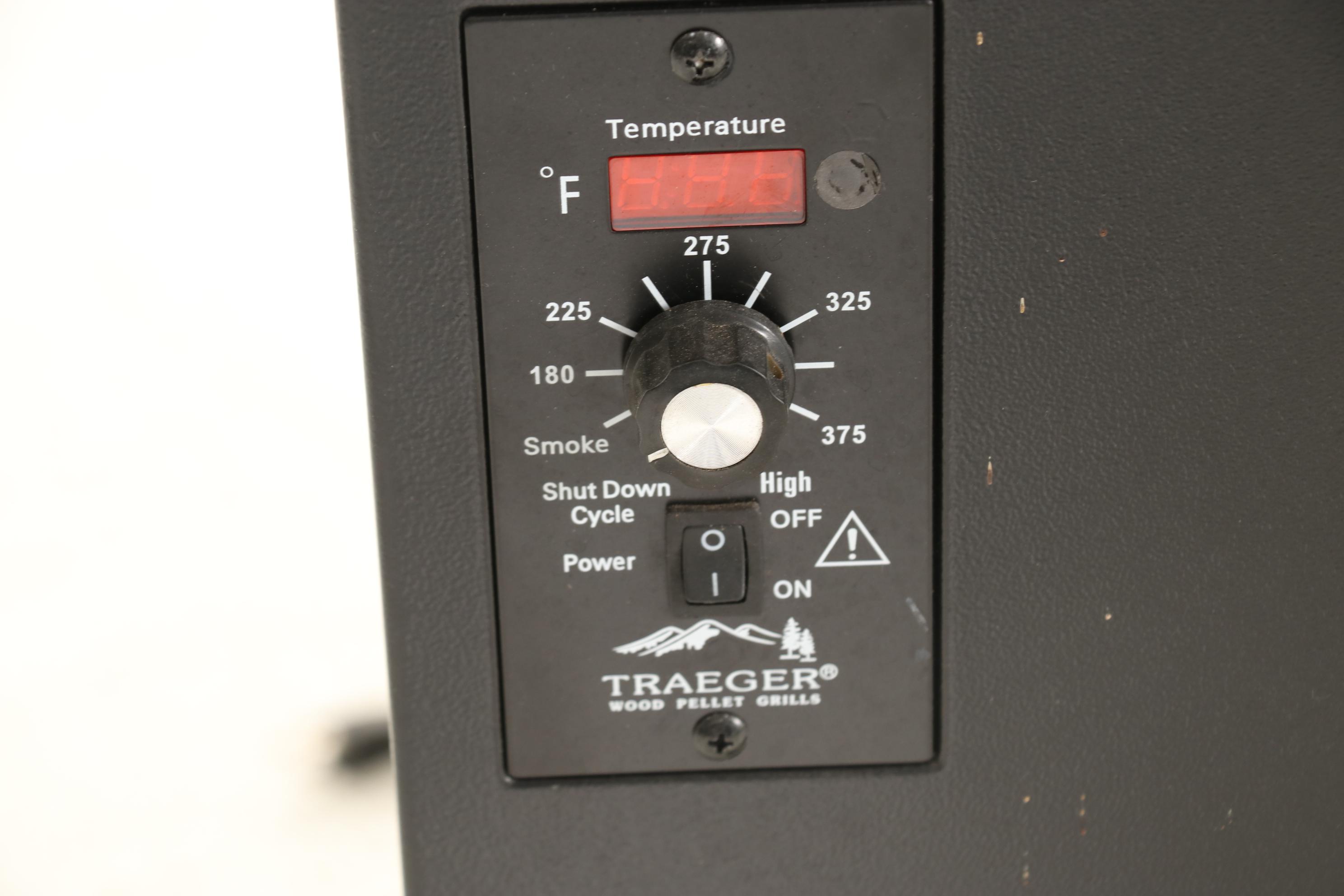 Traeger Bronson 20-Inch Pellet Grill