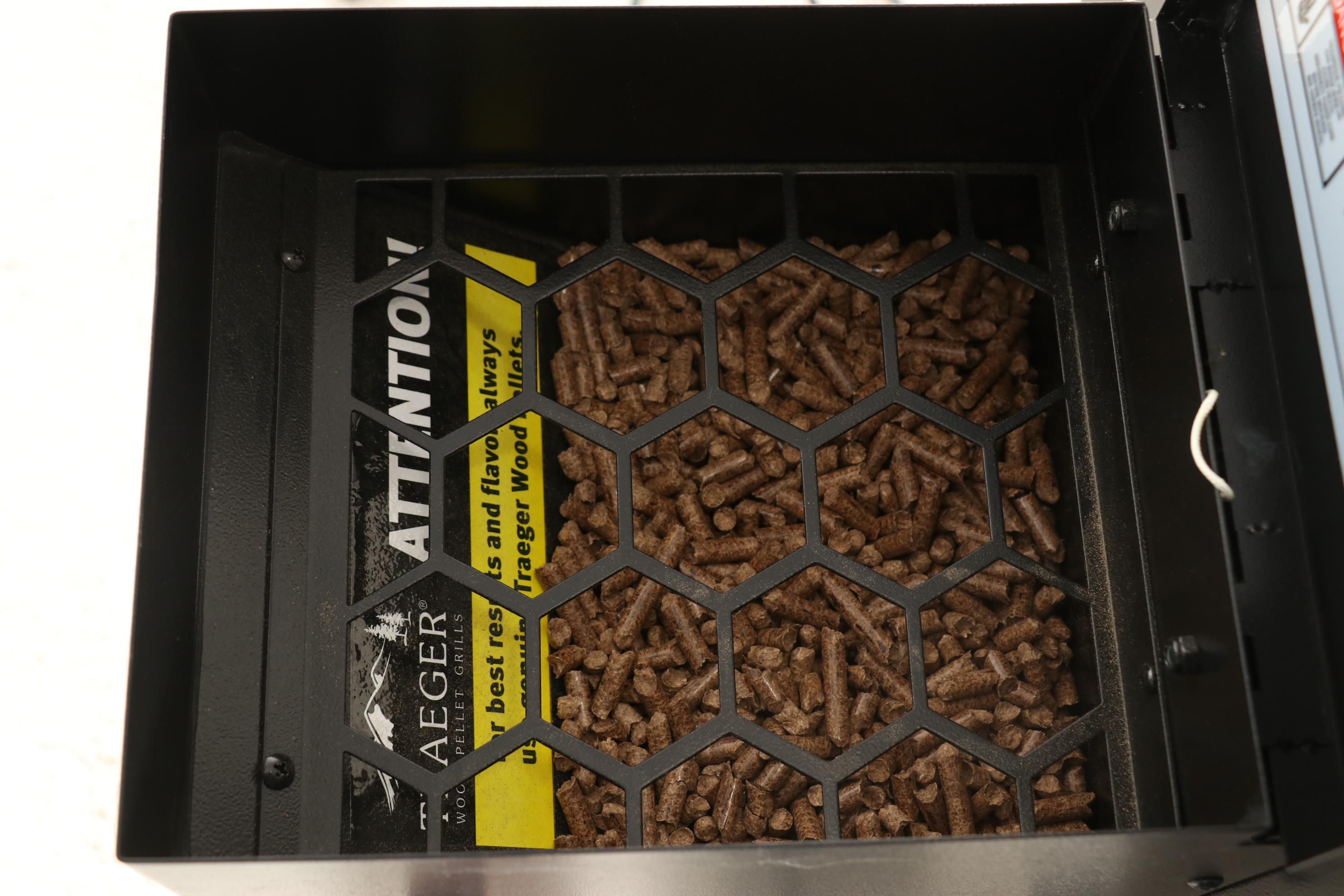 Traeger Bronson 20-Inch Pellet Grill