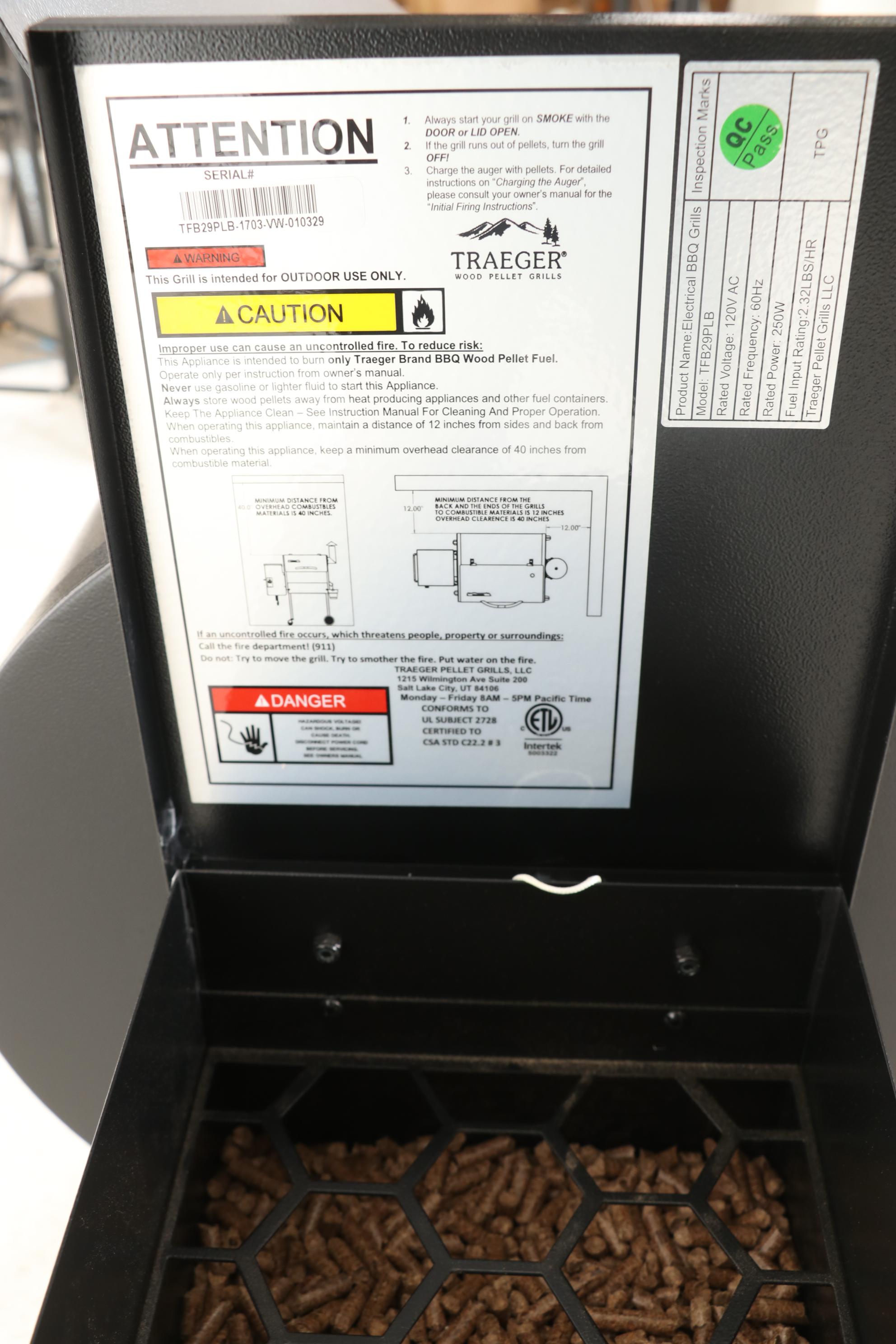 Traeger Bronson 20-Inch Pellet Grill