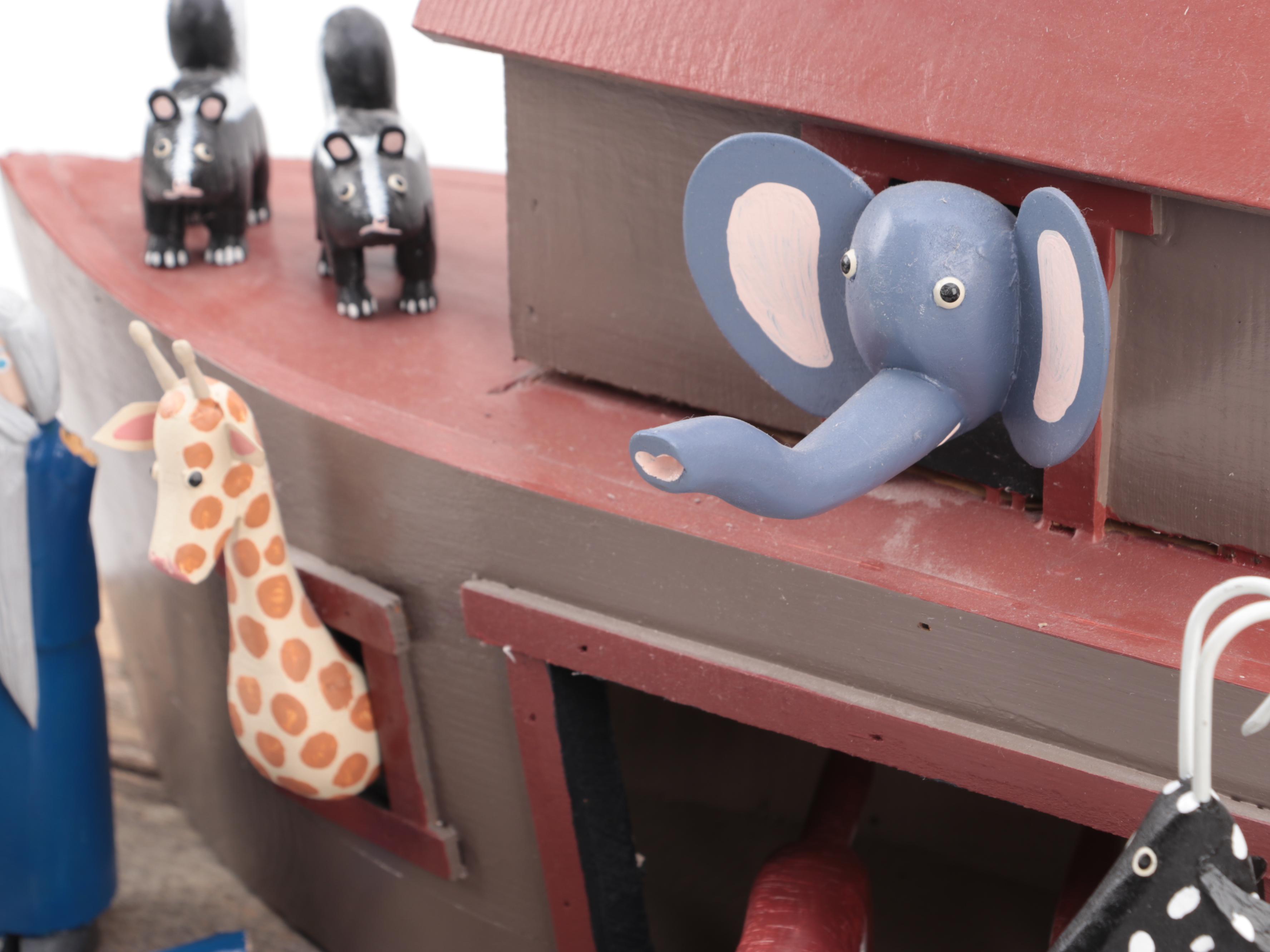 Lonnie and Twyla Money Folk Art Hand-Painted Carved Wood Noah's Ark and Animals