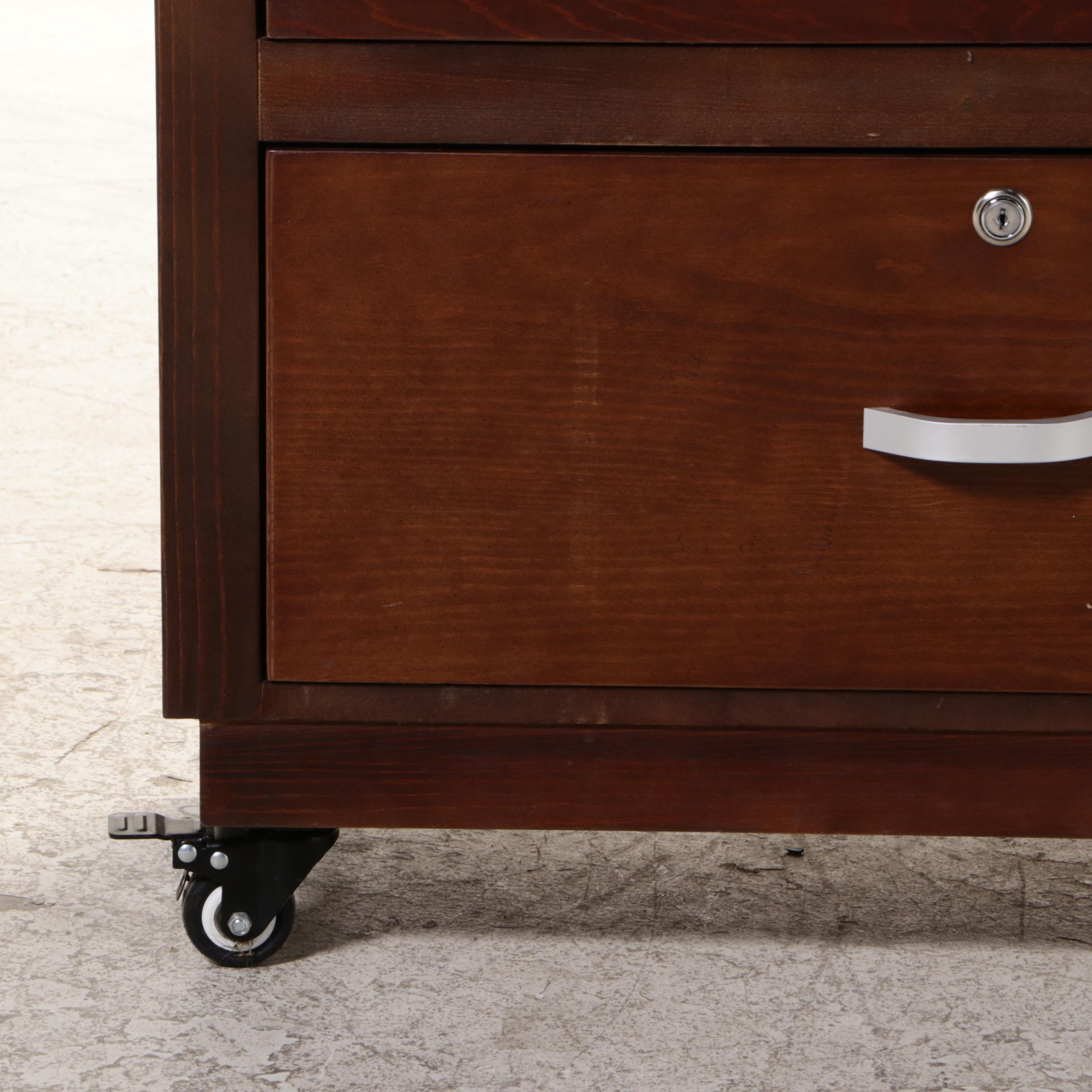 Illuminated Retail Display Cabinet