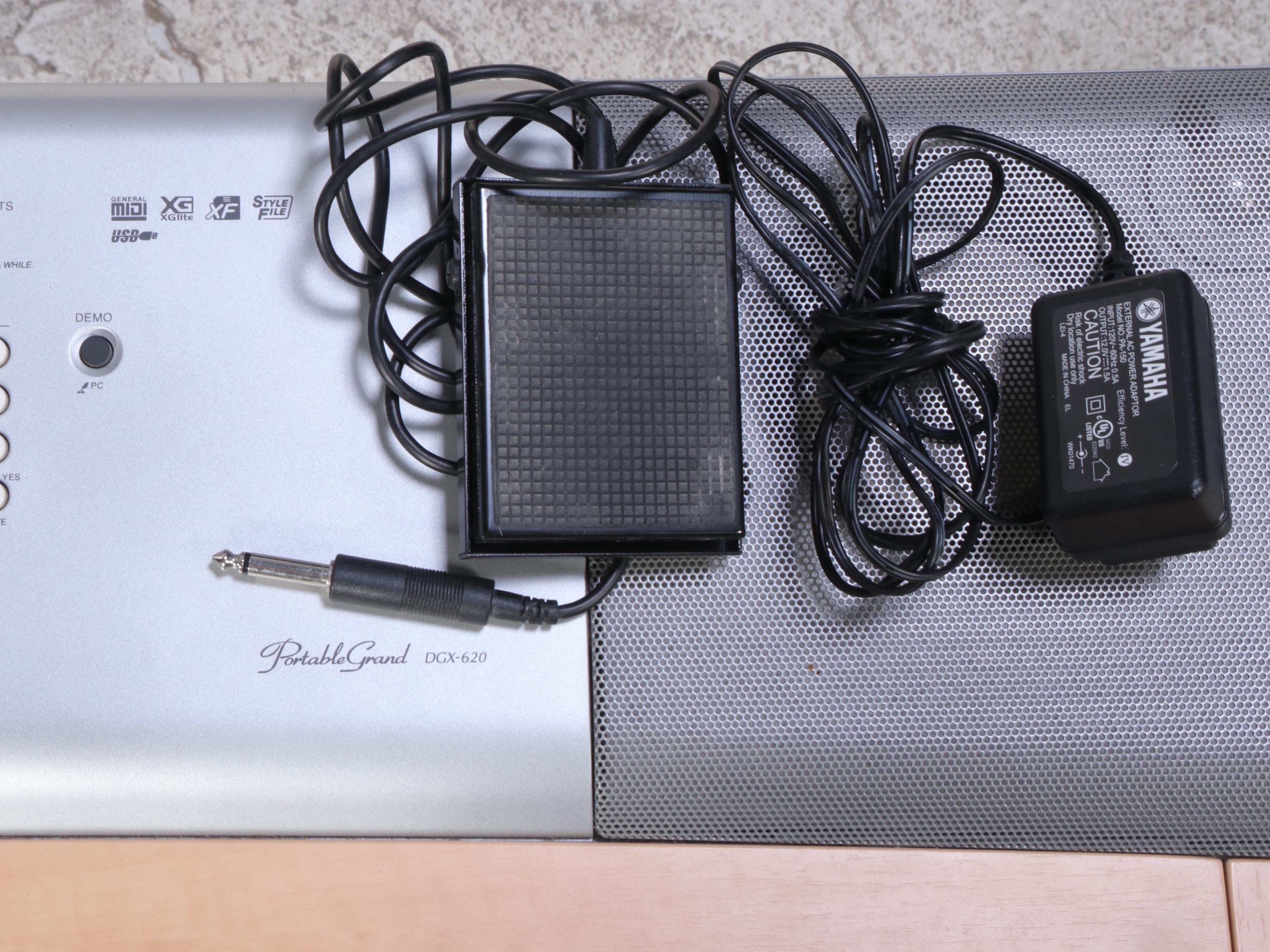 Yamaha DGX-620 Portable Grand Digital Piano with Bench