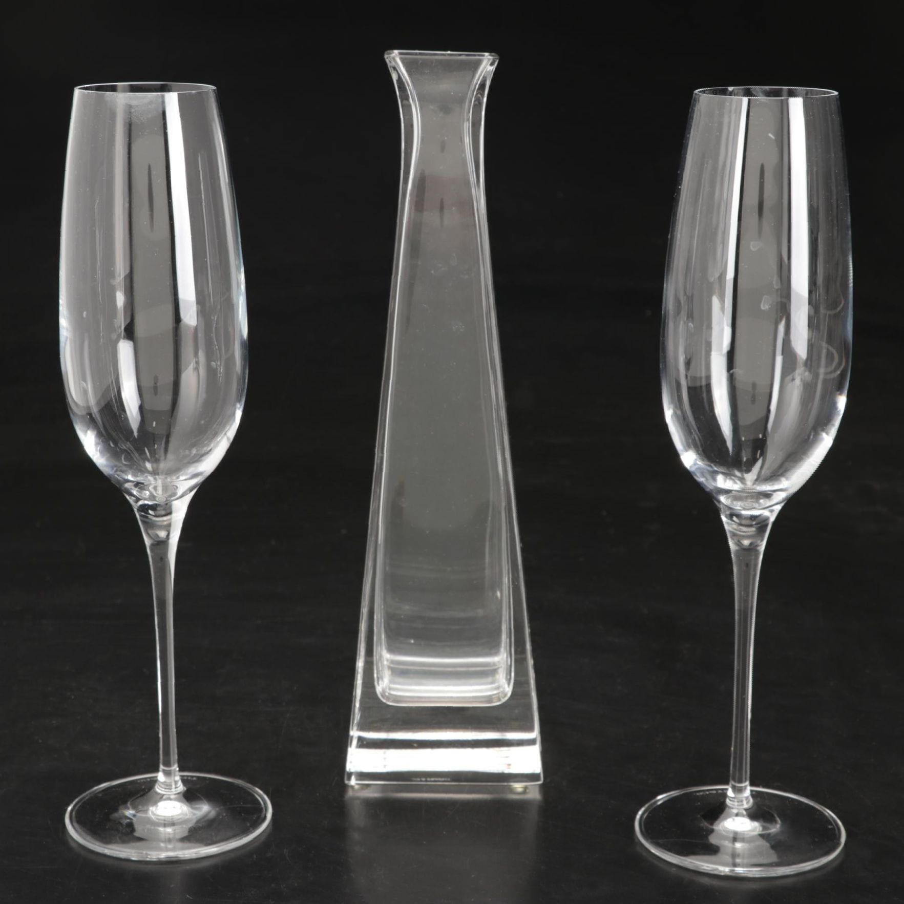 Tiffany & Co. "Metropolis" Crystal Vase and Toasting Champagne Flutes