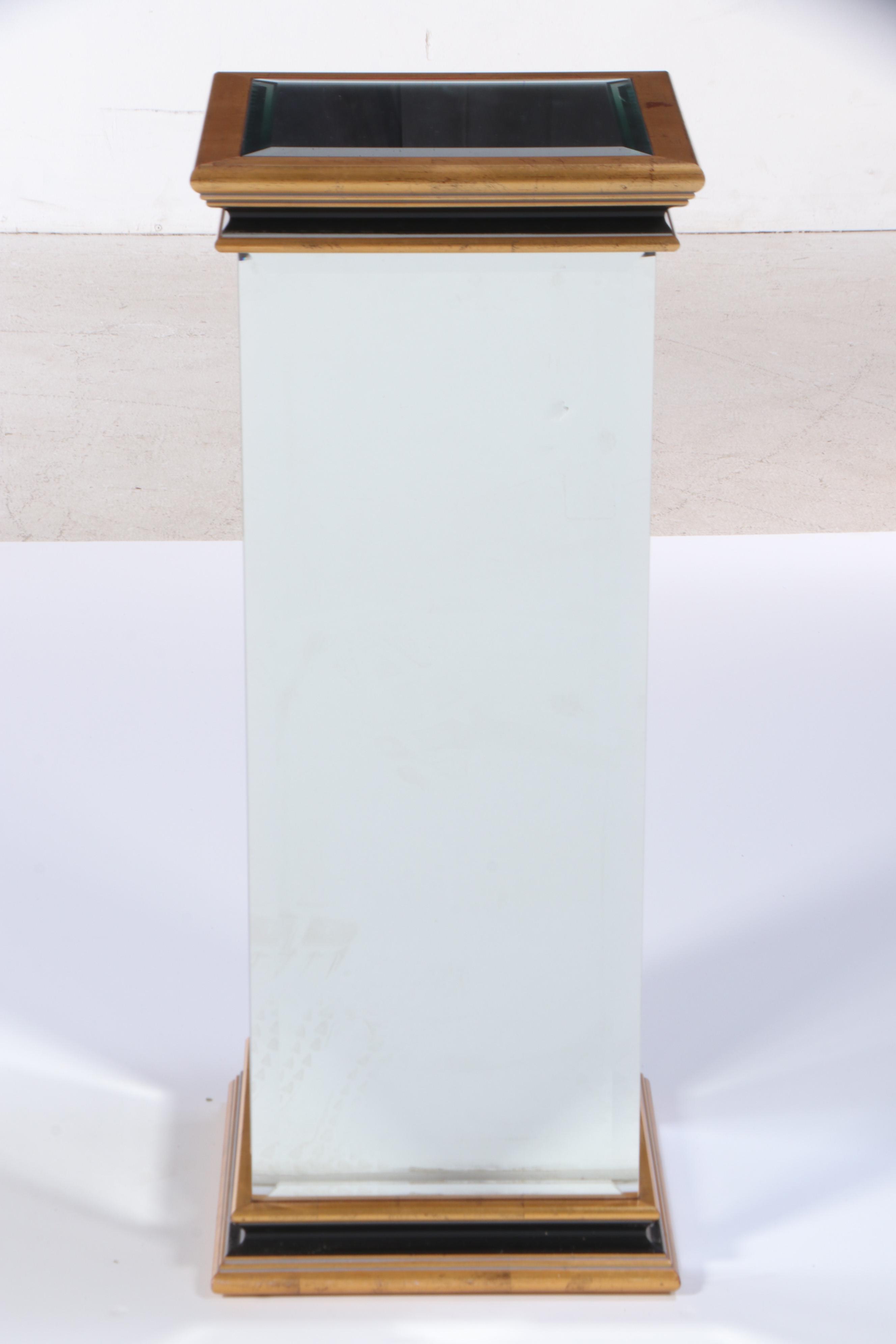 Mirrored Pedestal Stand