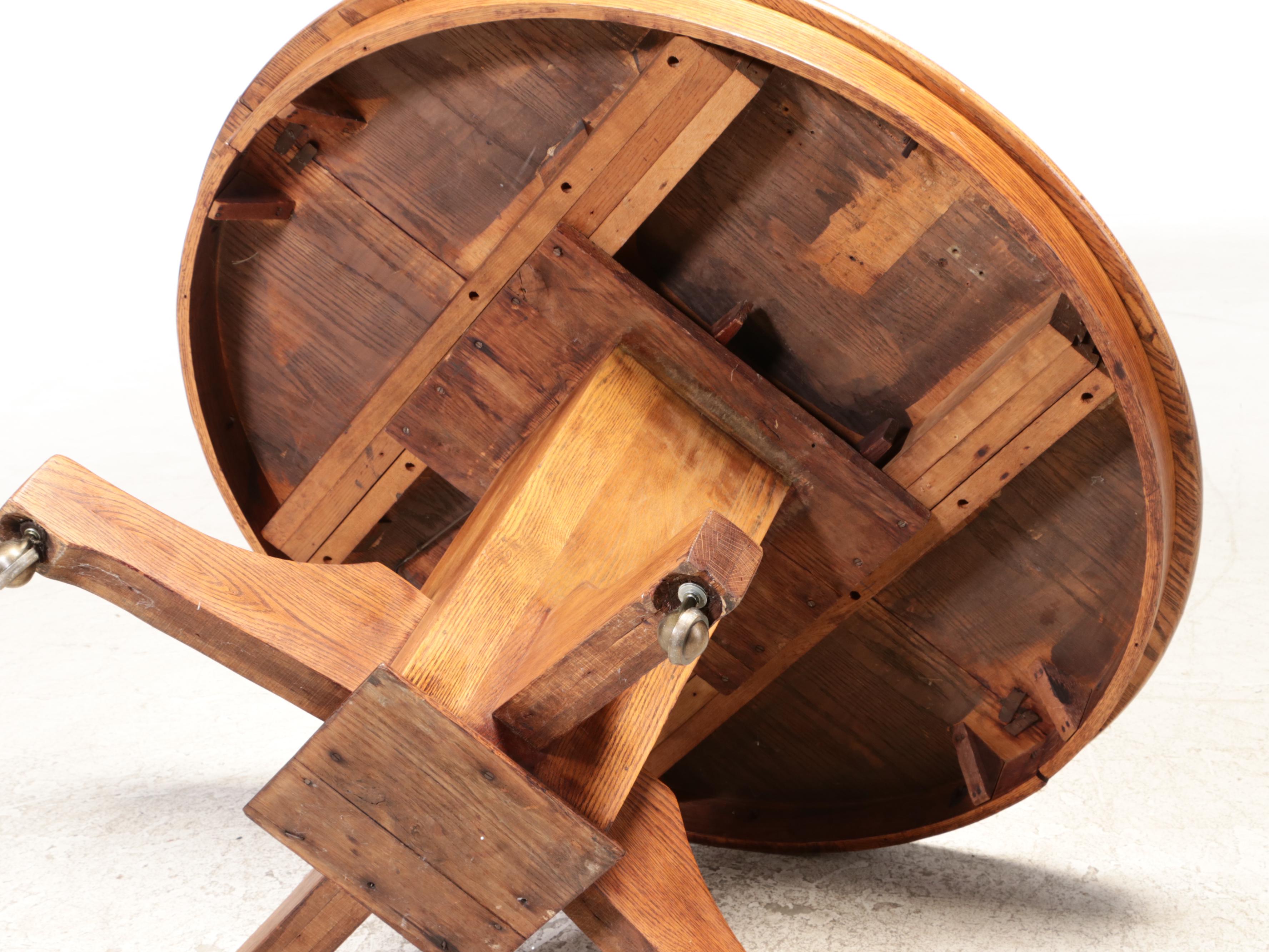 American Oak Extending Pedestal Dining Table, Early 20th Century