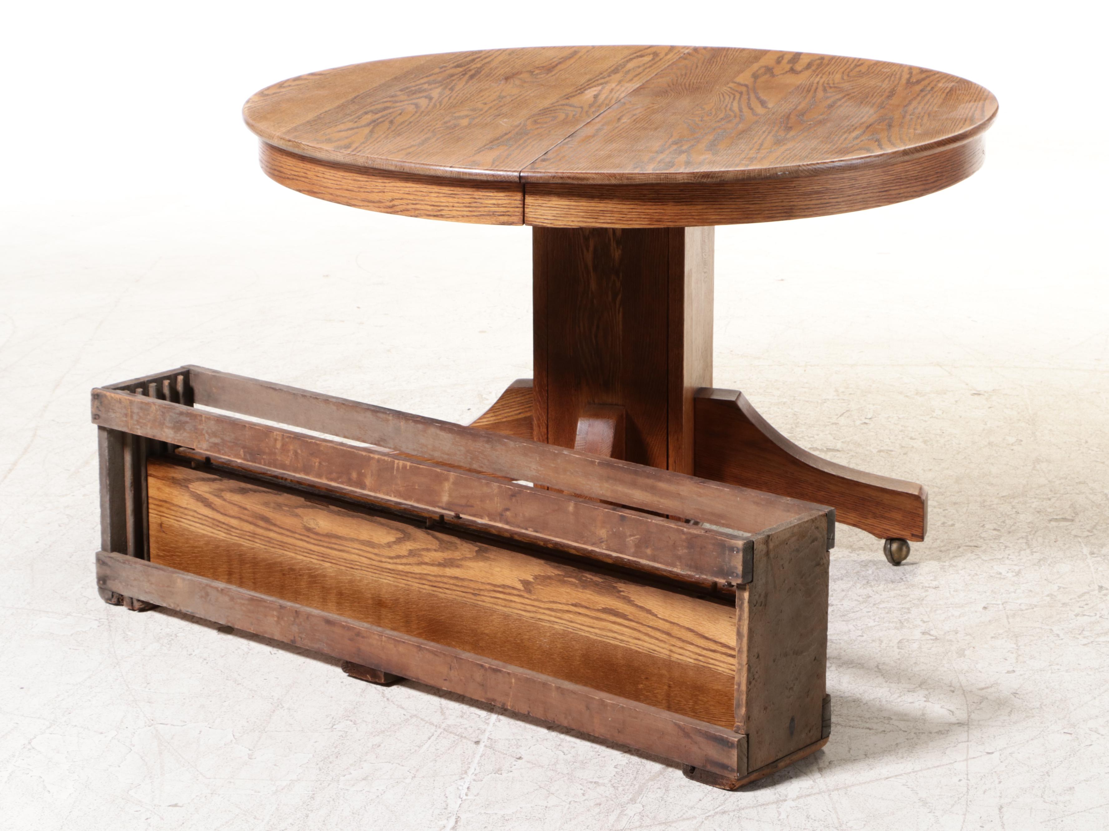 American Oak Extending Pedestal Dining Table, Early 20th Century