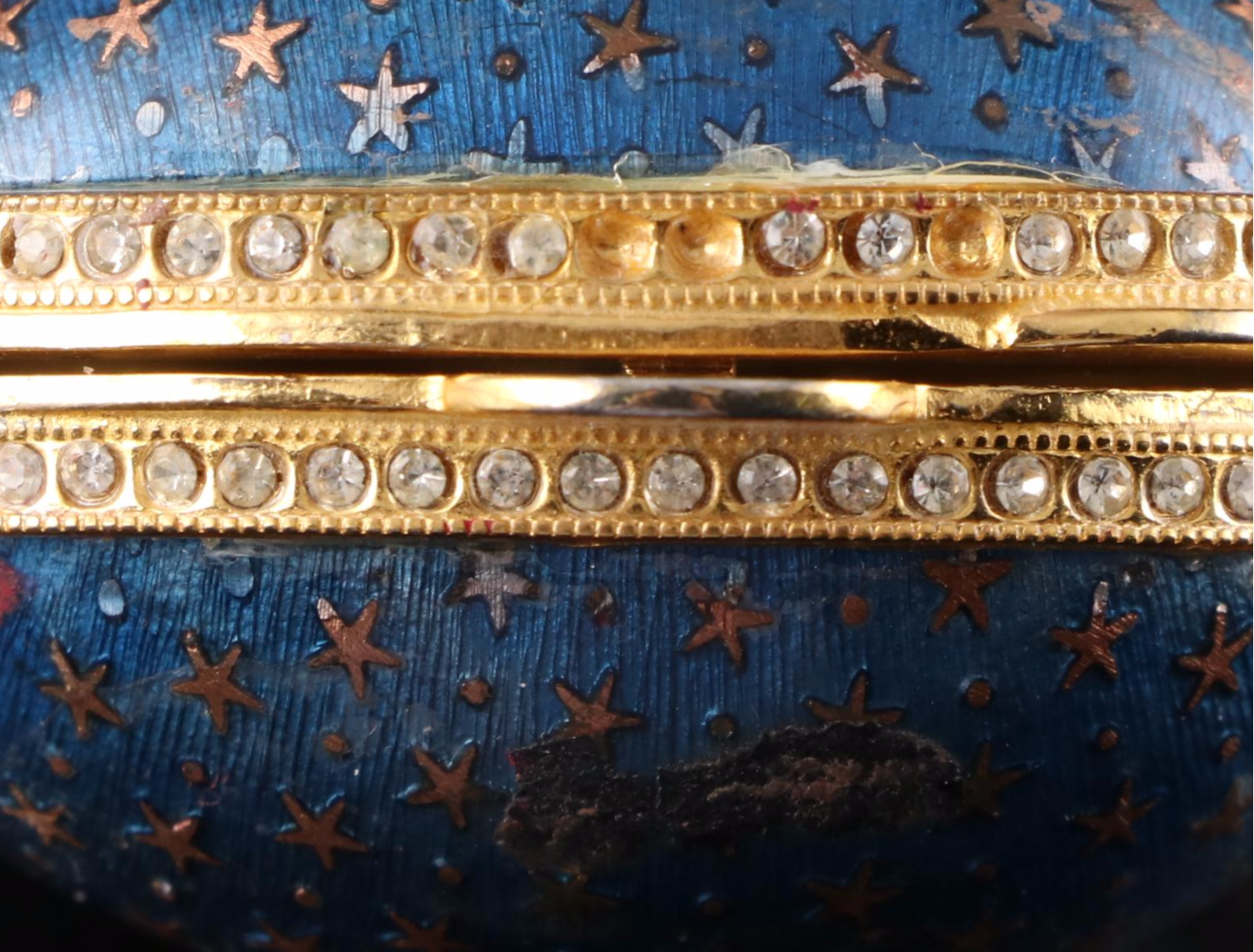 Kingspoint Designs Limited Edition Goose Egg Carriage Music Box with Trinket Box