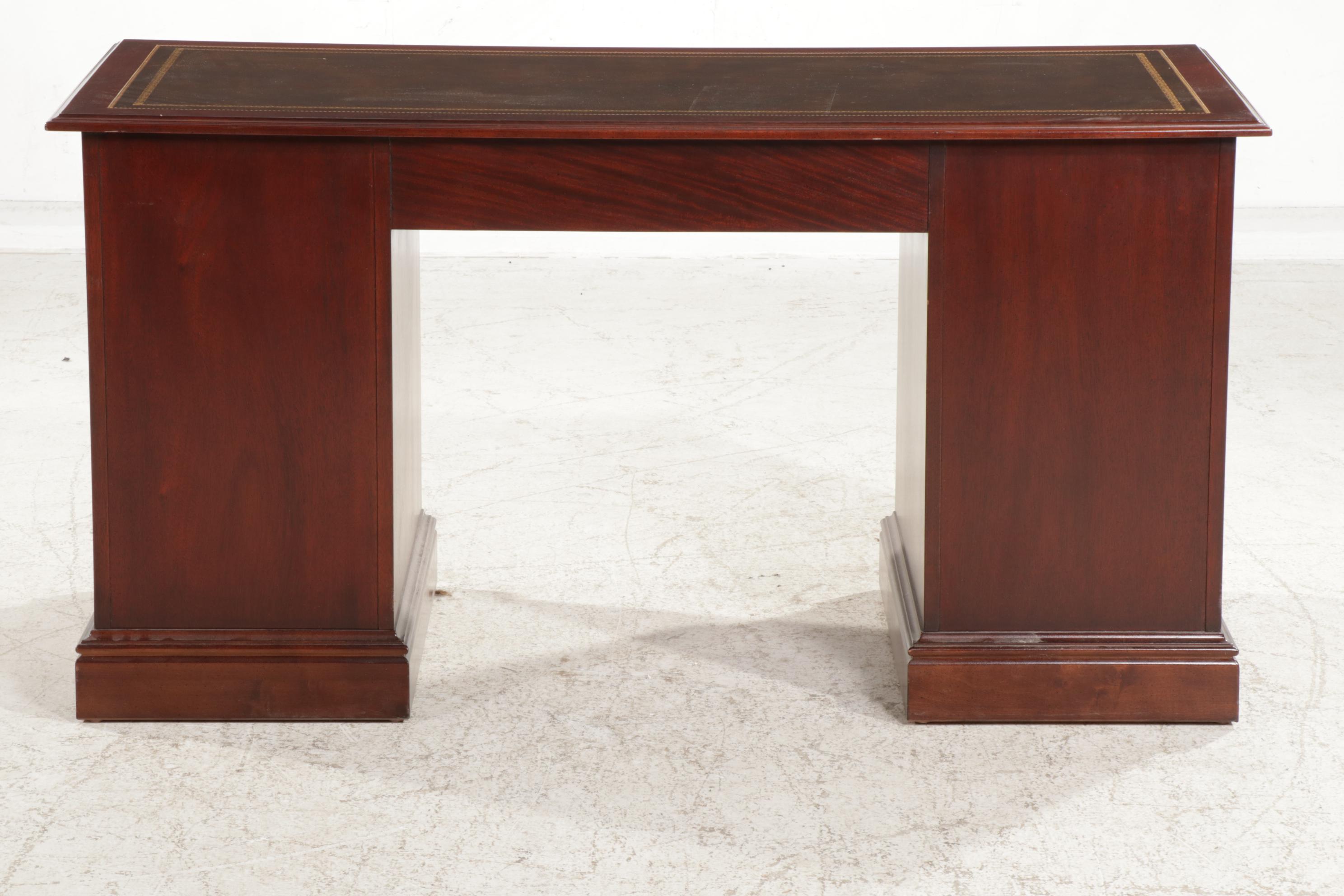 Sligh George III Style Mahogany Pedestal Desk