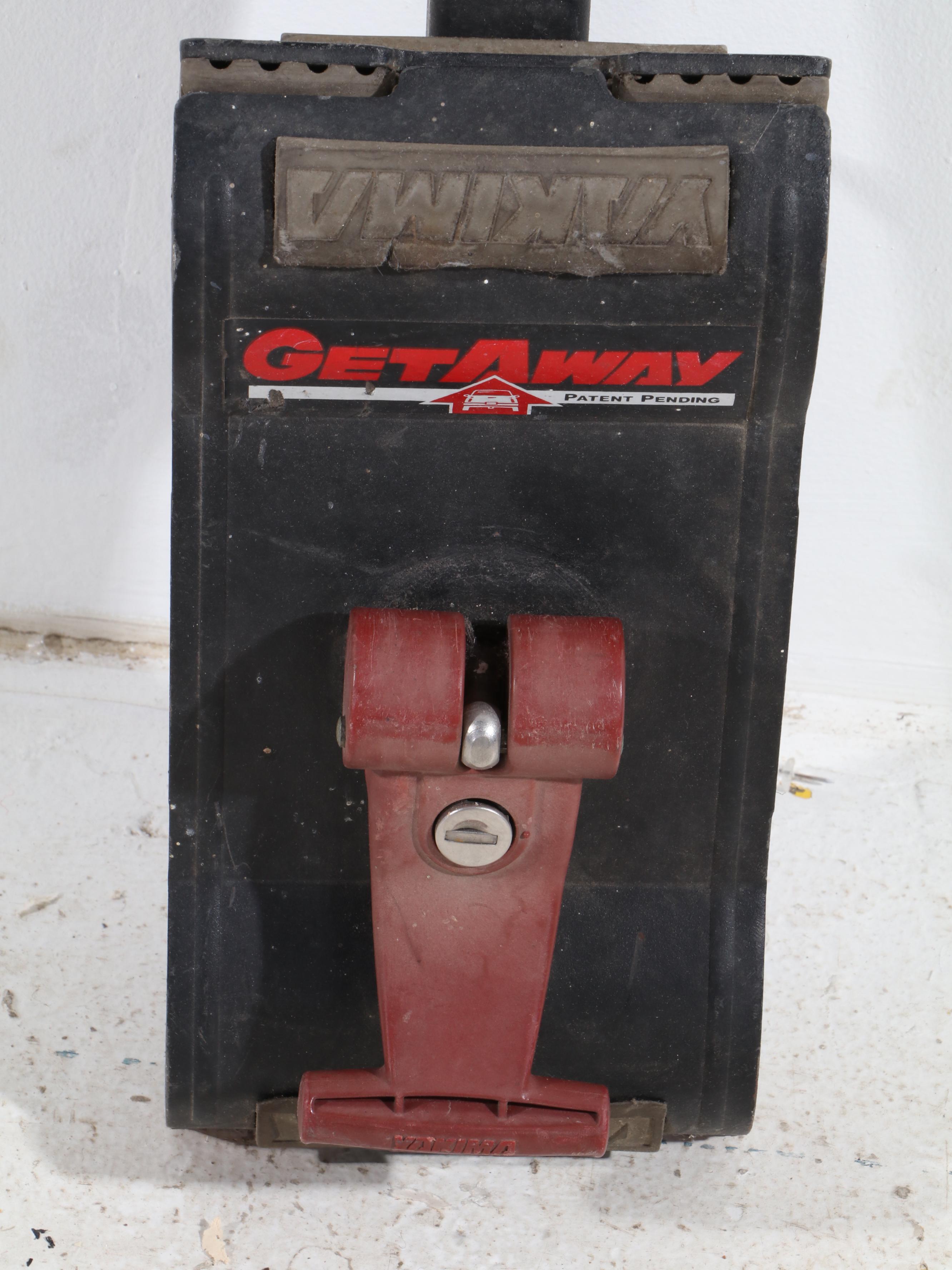 Yakima Dual Bicycle Roof Rack, Tow Hitch and GetAway