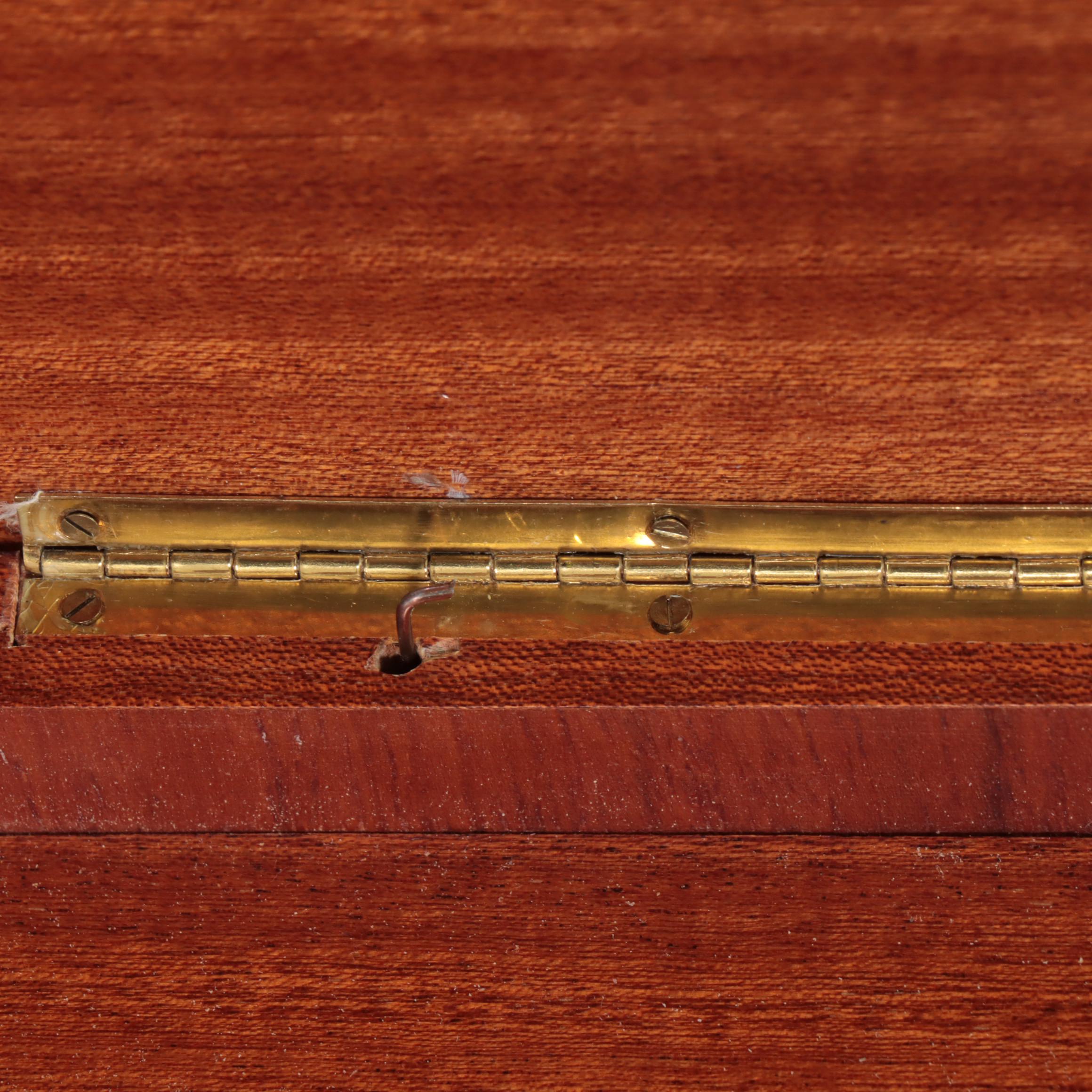 Italian Sorrento Marquetry Side Table with Musical Movement, Late 20th Century