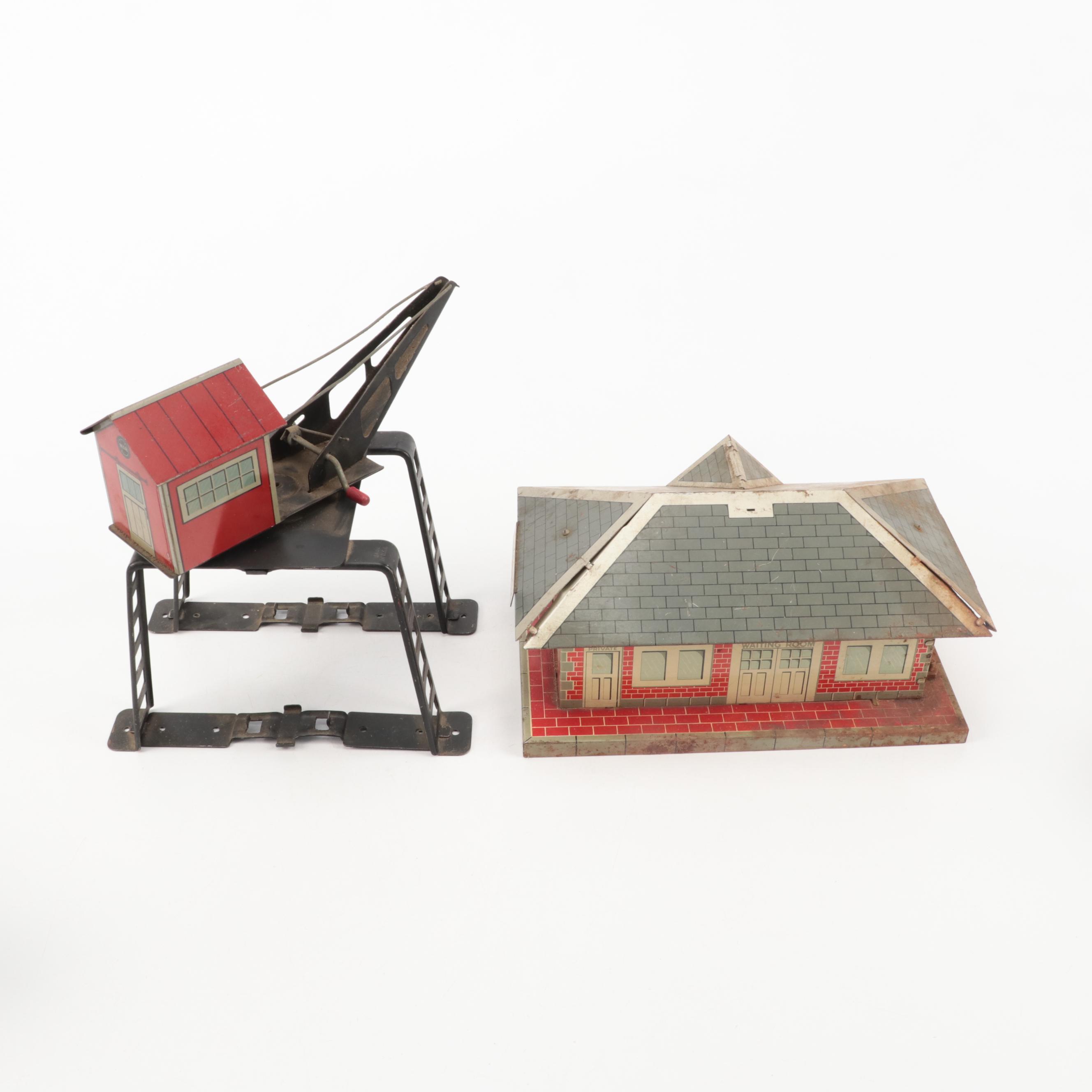 Lionel O Scale Locomotive and Cars with Model Building and Crane