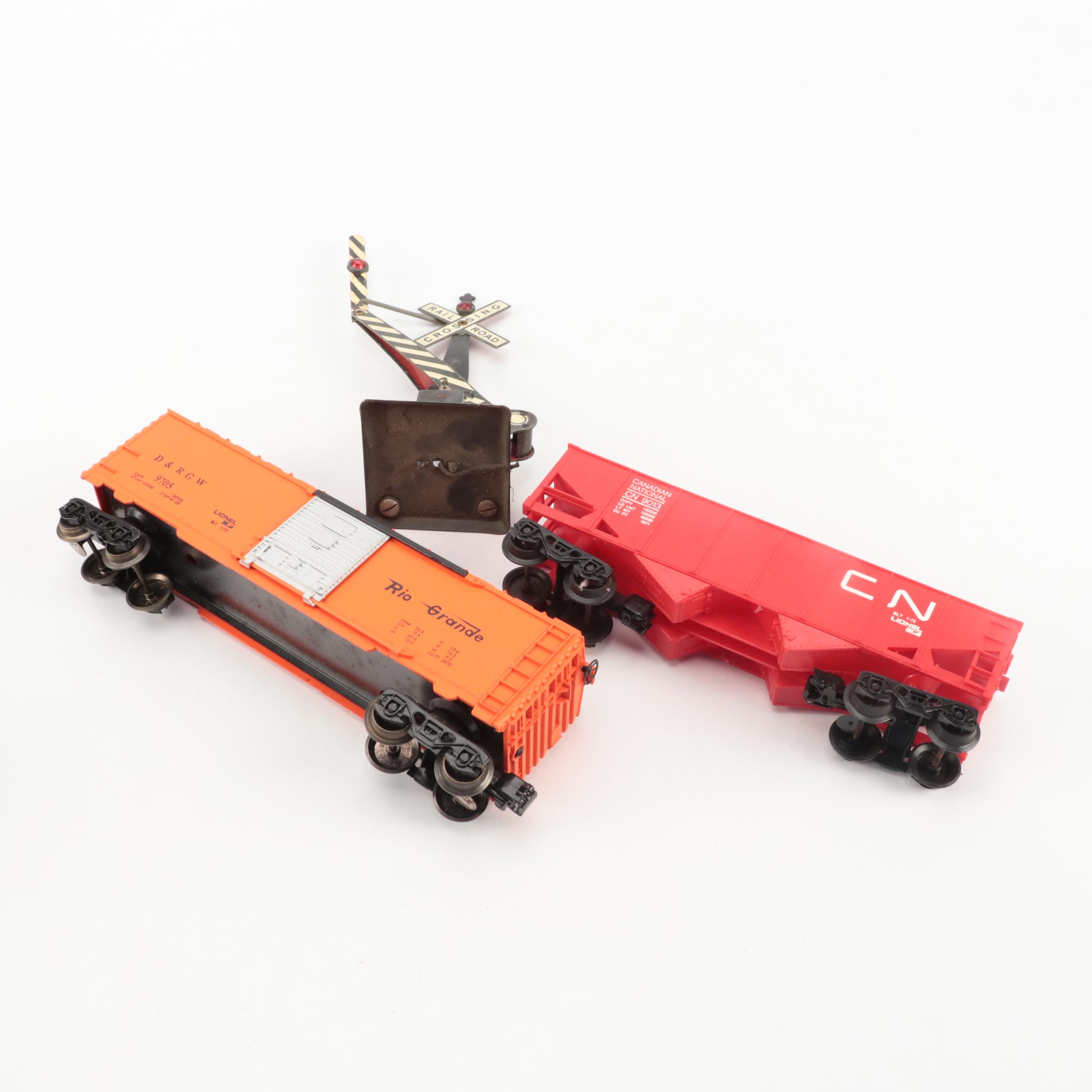 Lionel O Scale Locomotive and Cars with Model Building and Crane