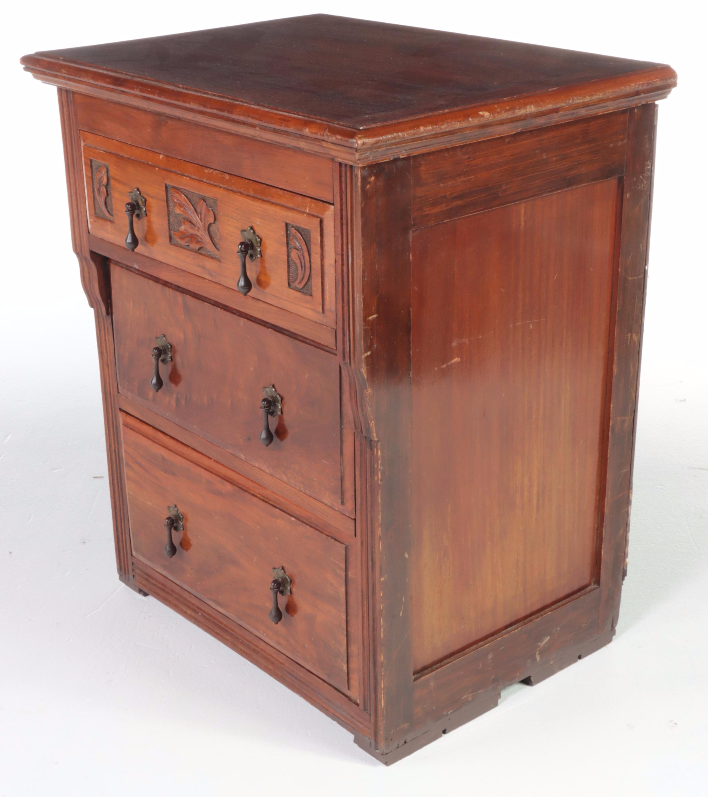 Victorian Walnut Chest of Drawers, Late 19th Century