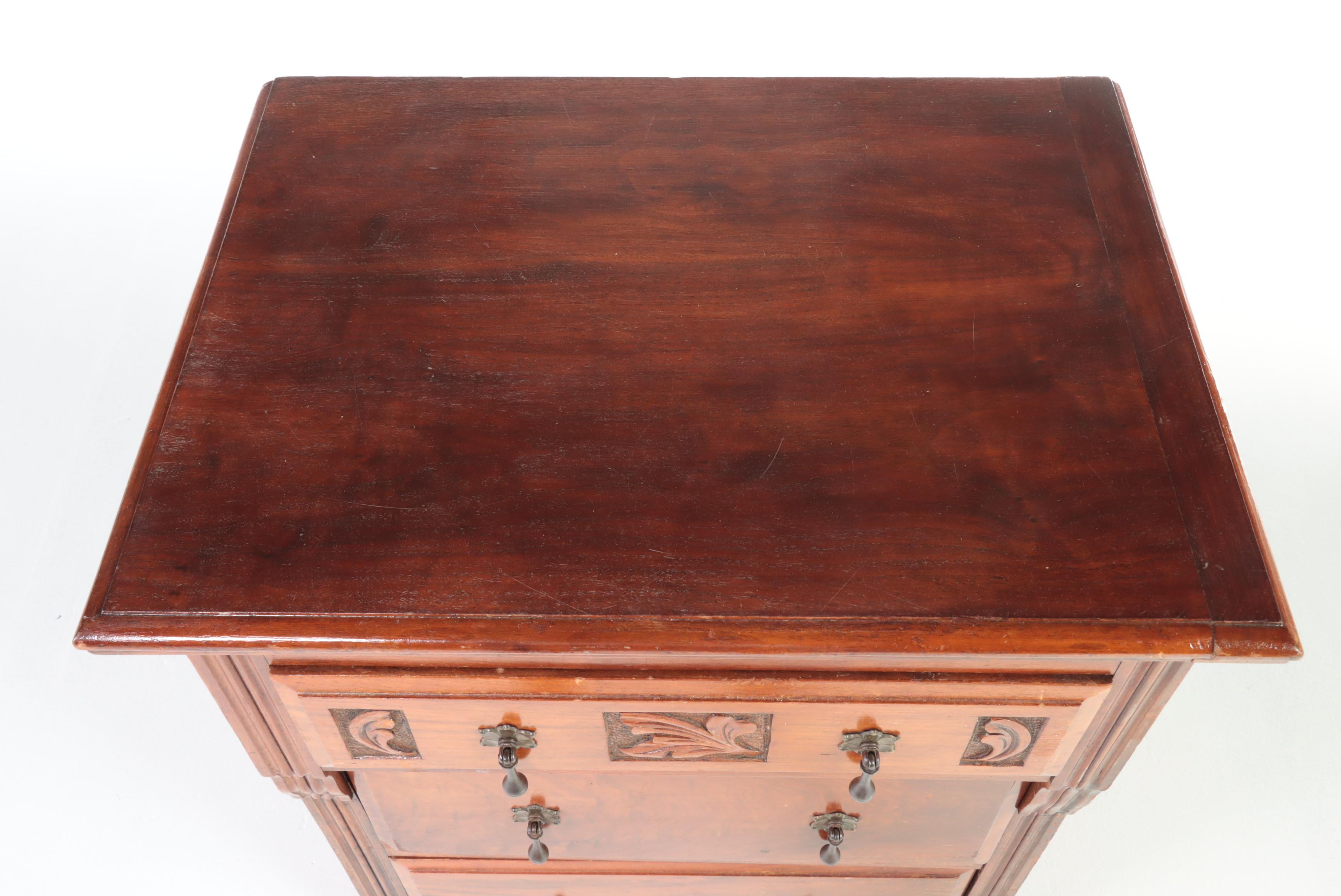 Victorian Walnut Chest of Drawers, Late 19th Century