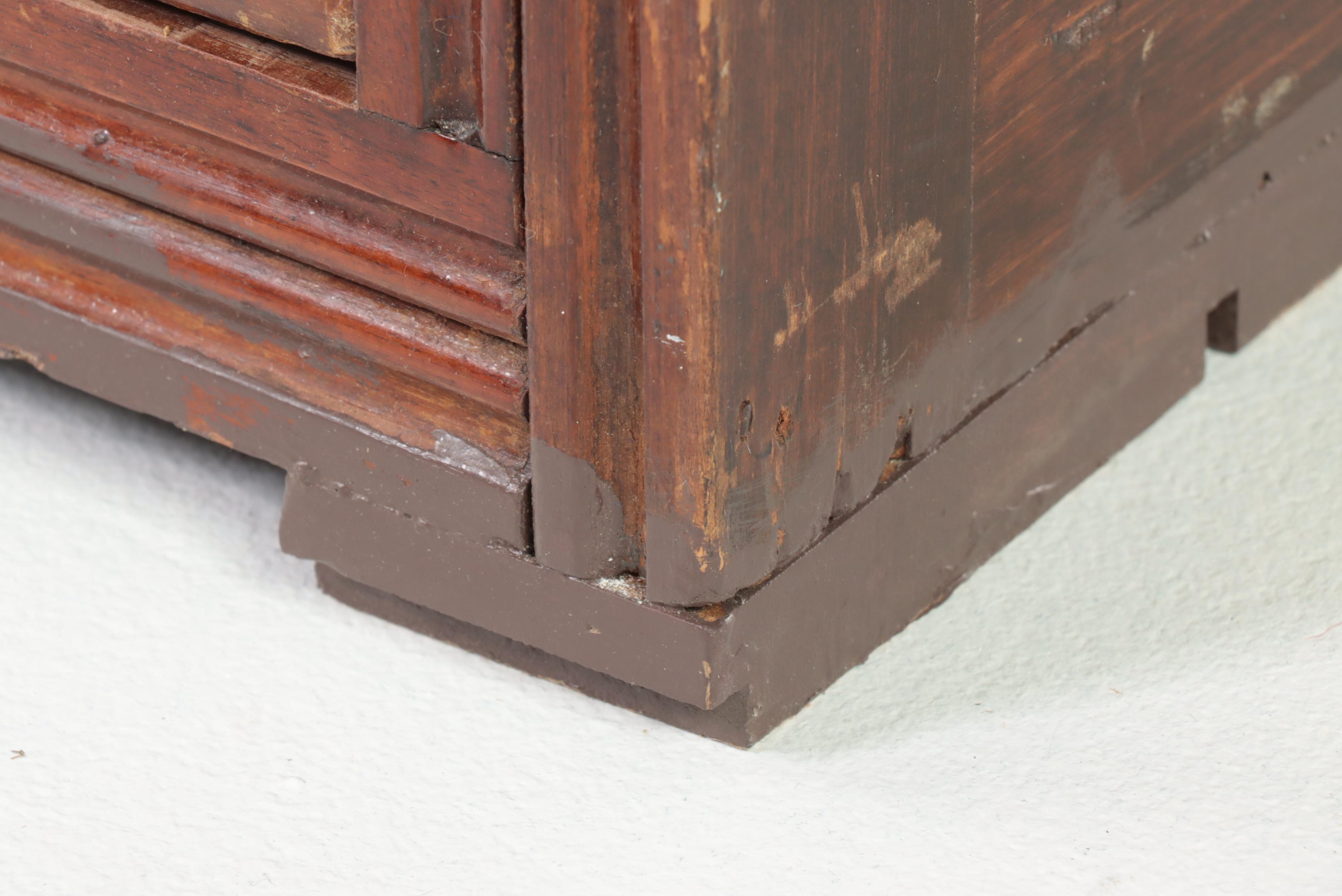 Victorian Walnut Chest of Drawers, Late 19th Century