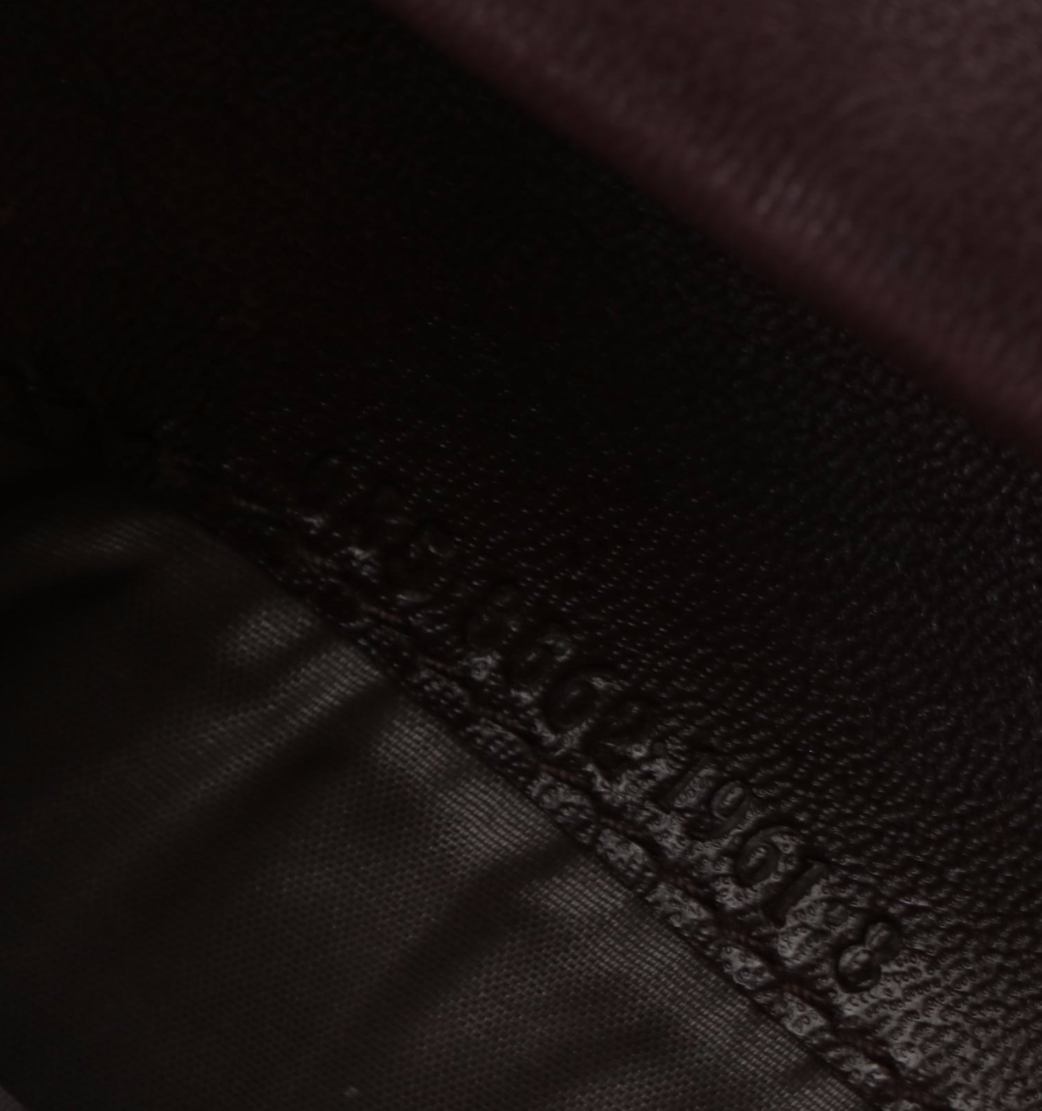 Gucci G Clasp Bifold Wallet in Brown Leather