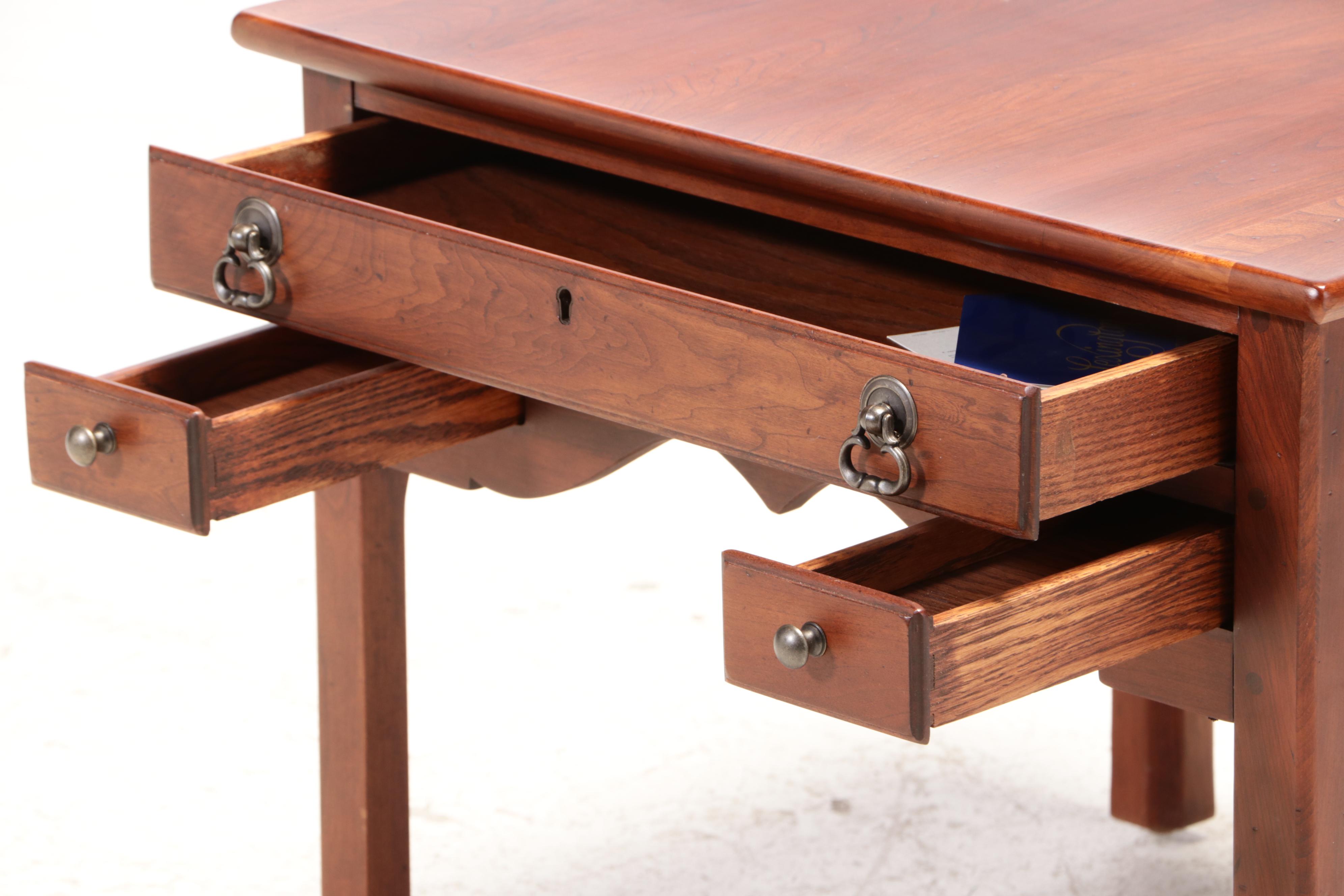 Lexington Furniture Chippendale Style Cherrywood End Table