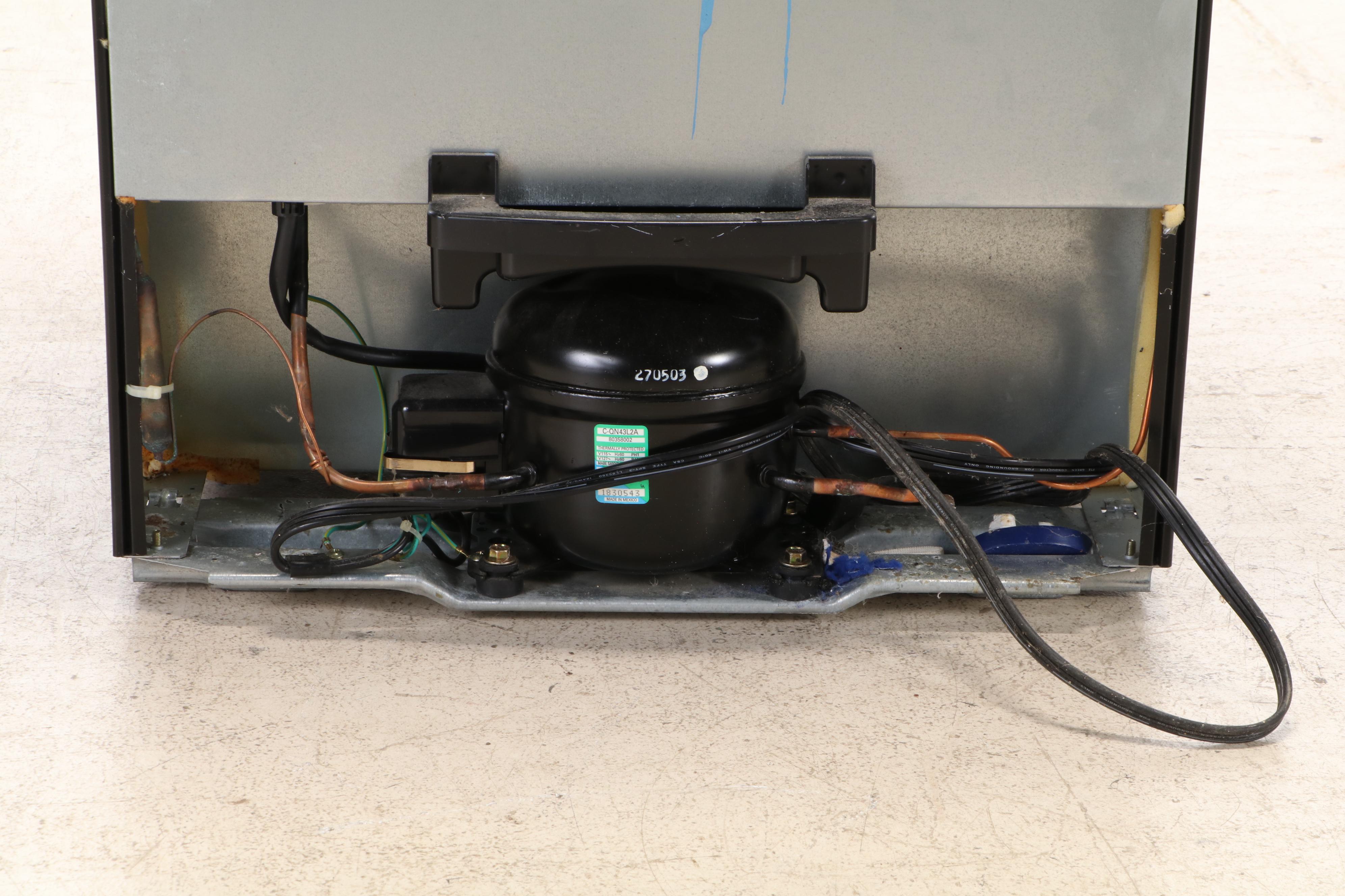 Sanyo Model 4910M Free Standing Mini-Refrigerator