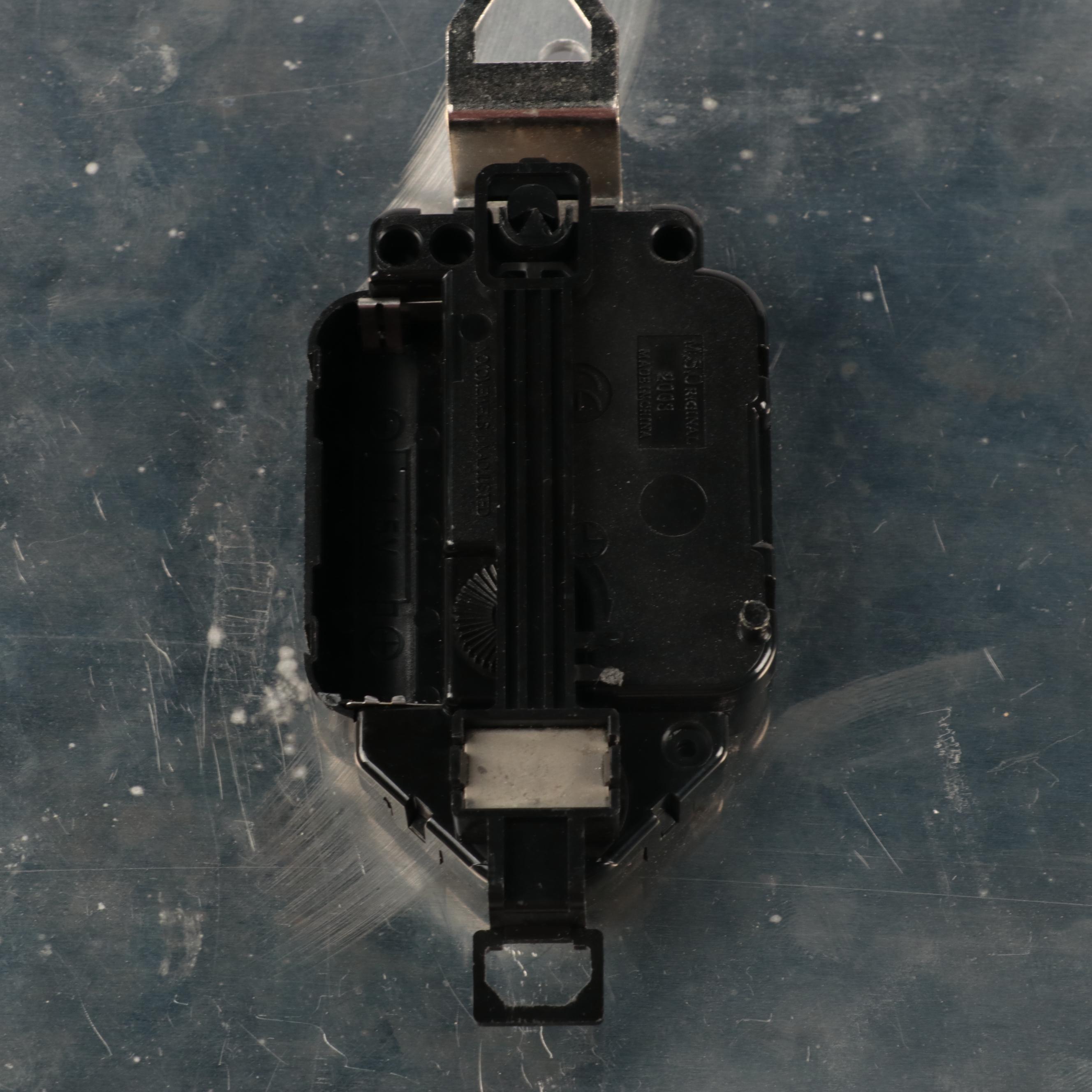 Modern Style Aluminum and Metal Pendulum Wall Clock