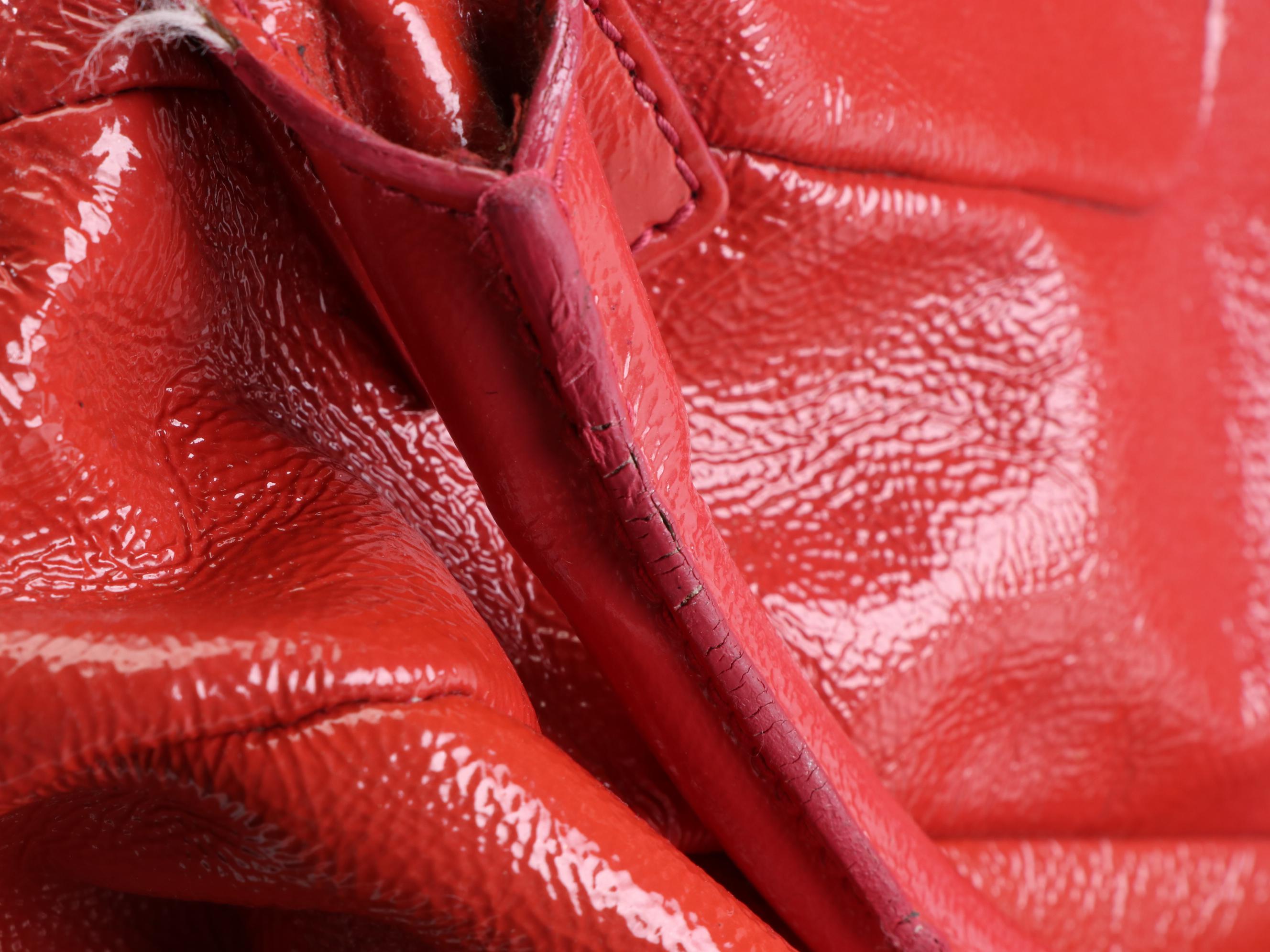 Yves Saint Laurent Easy Y Tote Bag in Red Textured Patent Leather