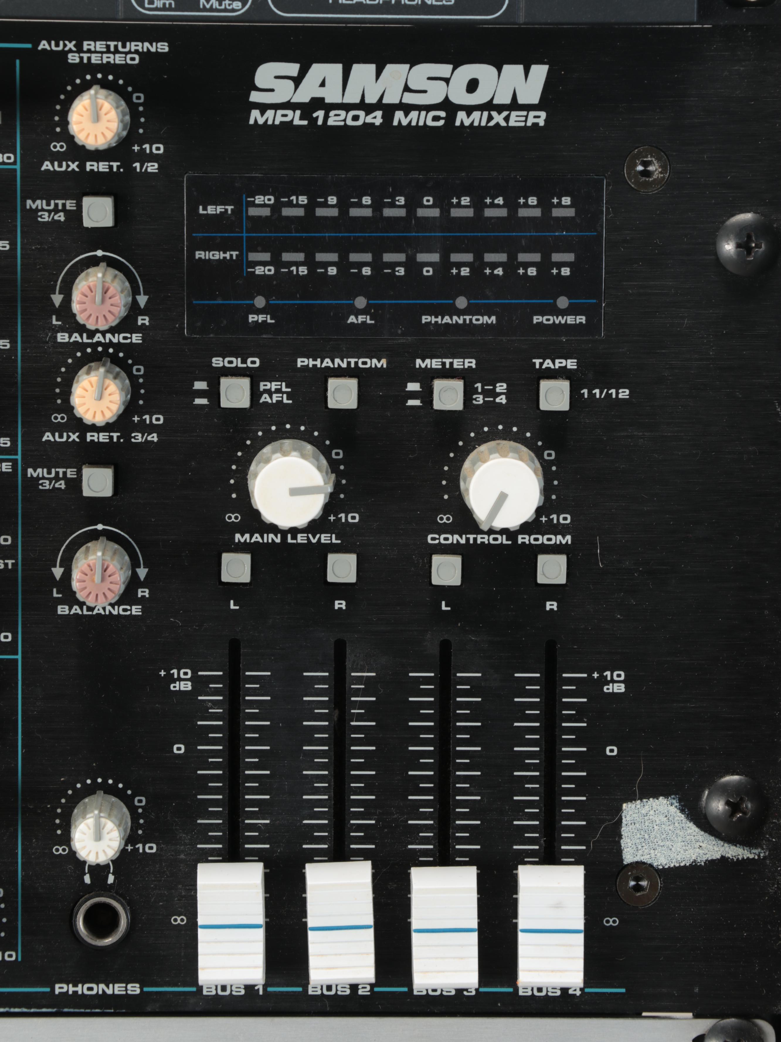 Portable Soundmixer Rack With Components