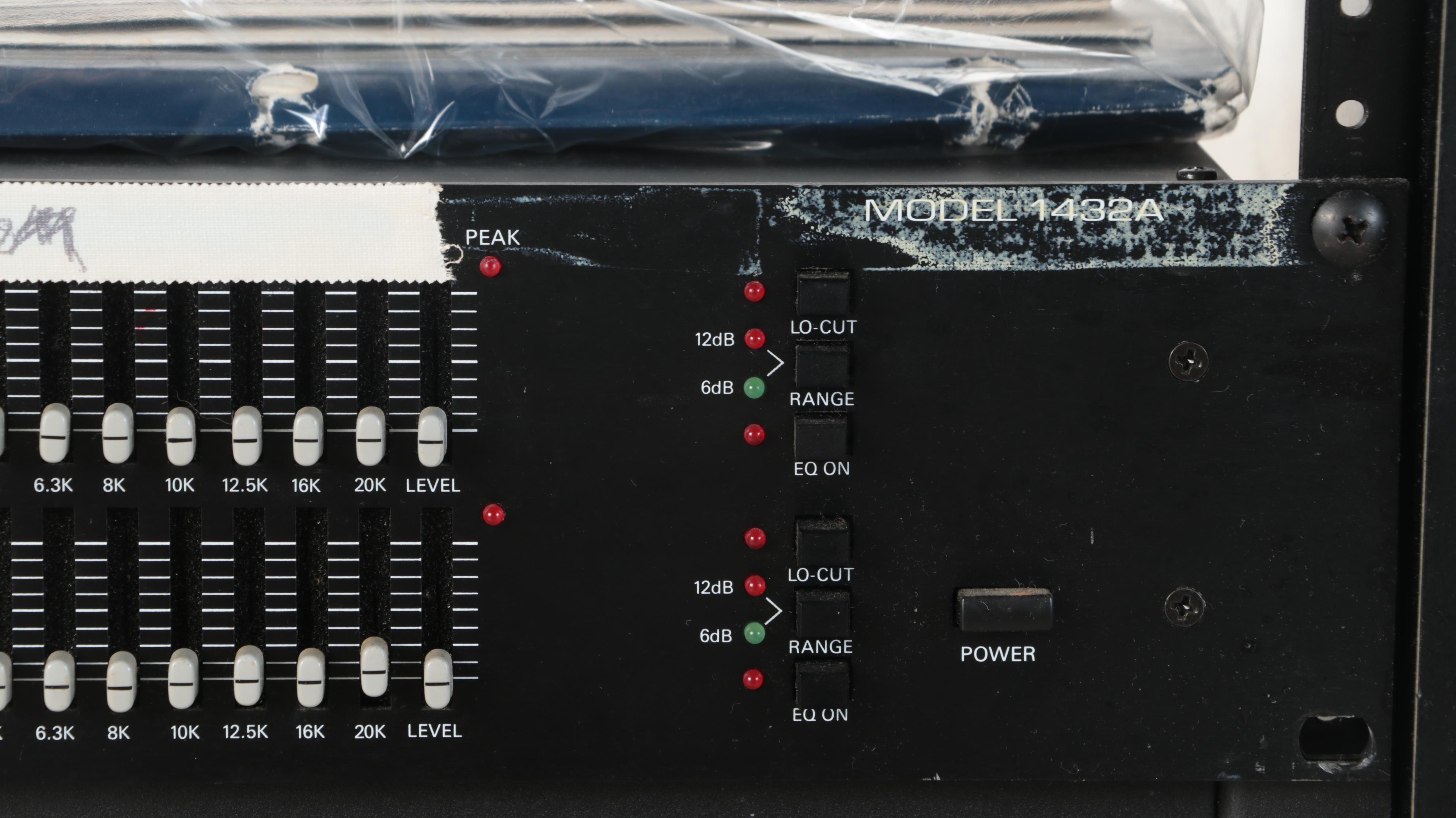 Portable Soundmixer Rack With Components