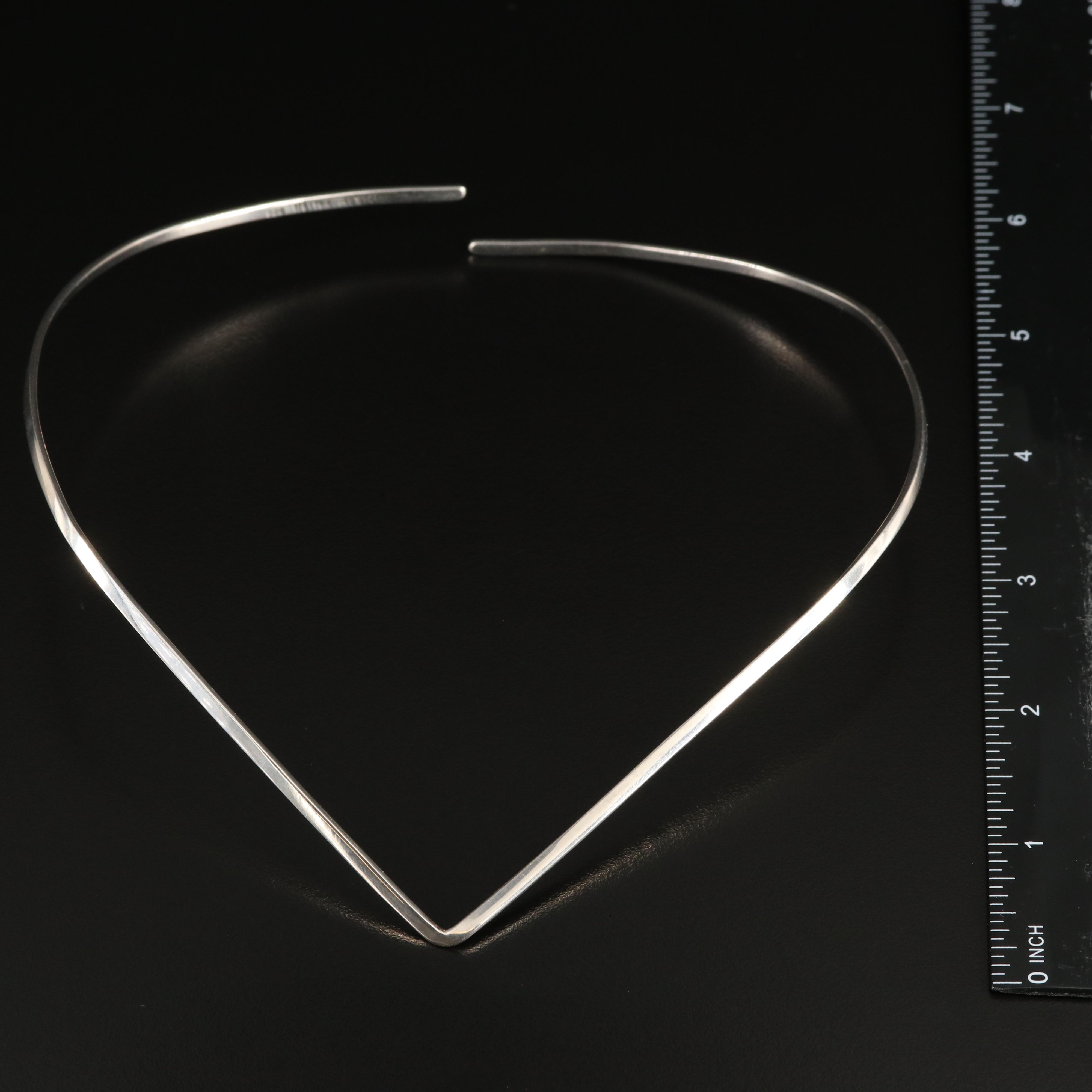 Sterling Chevron Collar